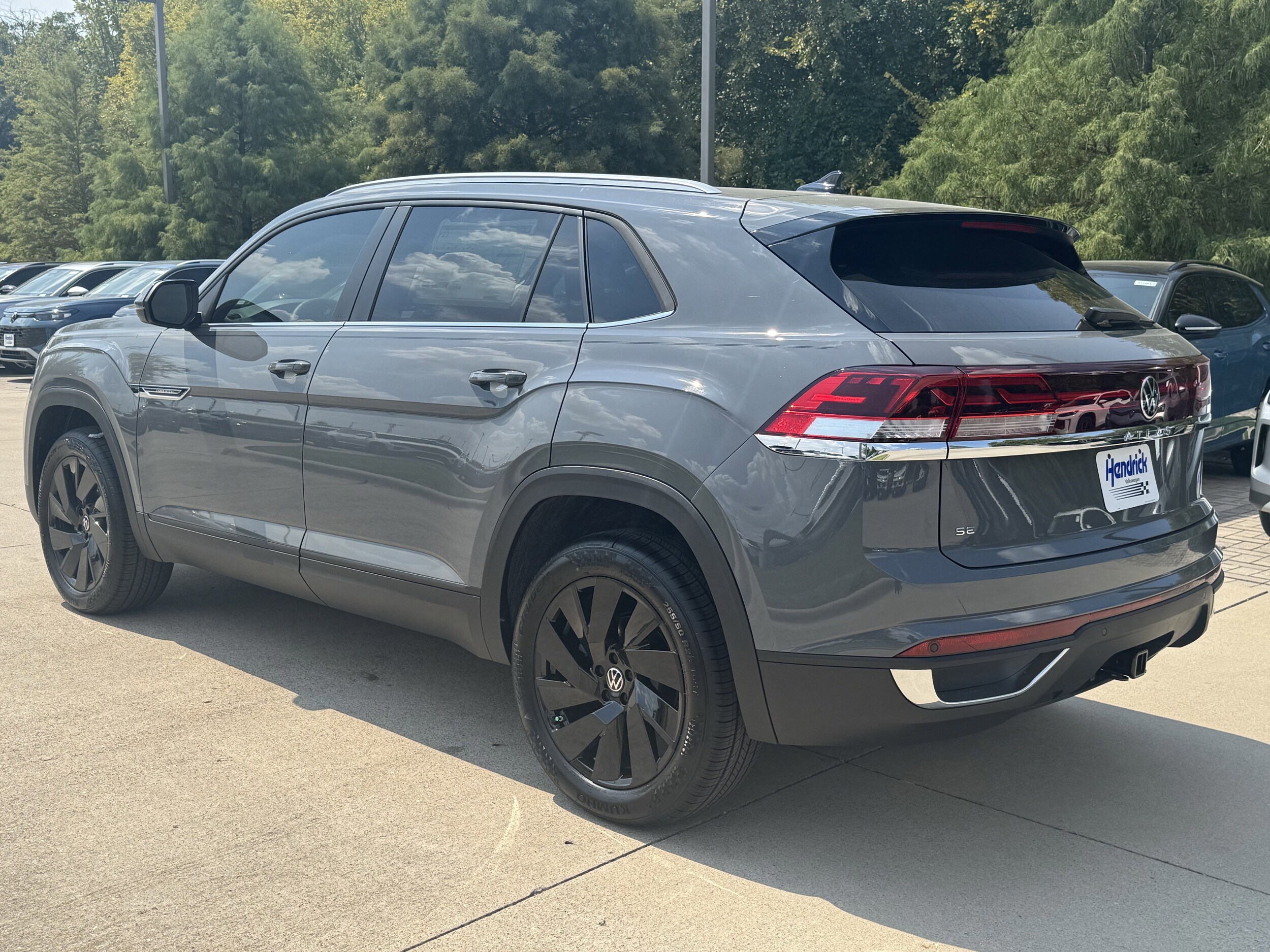 Volkswagen Atlas Cross Sport 2.0T SE W/Technology