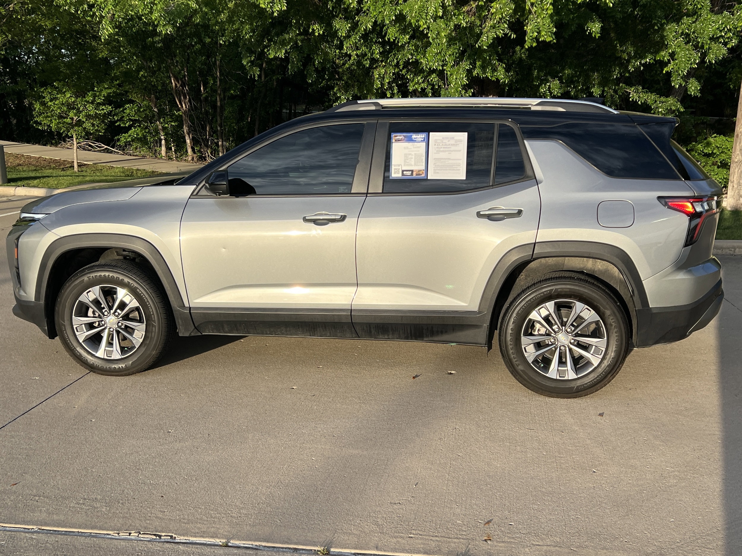 2025 Chevrolet Equinox FWD LT photo 6