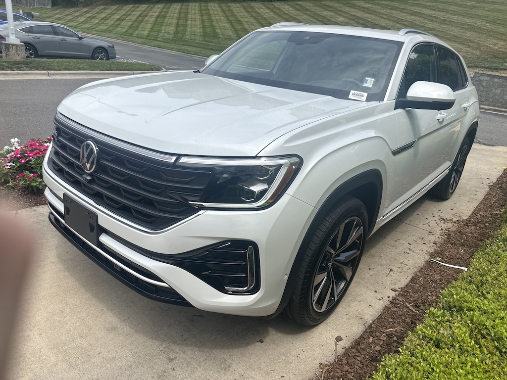 Used 2026 Volkswagen Atlas Cross Sport 2.0T SEL Premium R-Line SUV