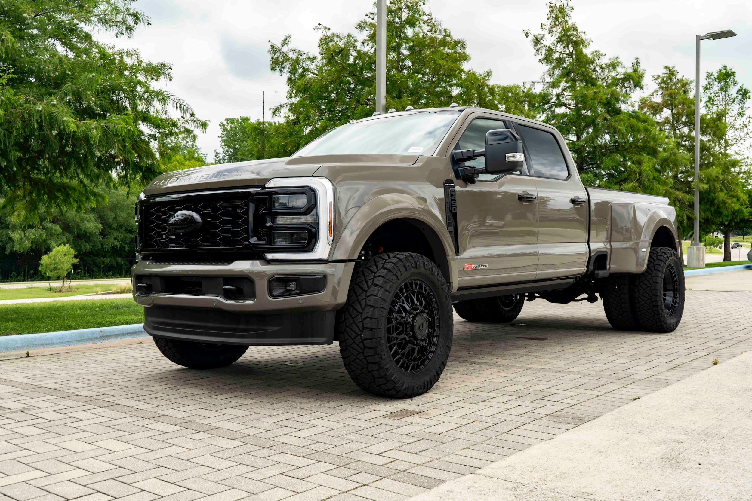 Ford Super Duty F-450 Pickup Platinum