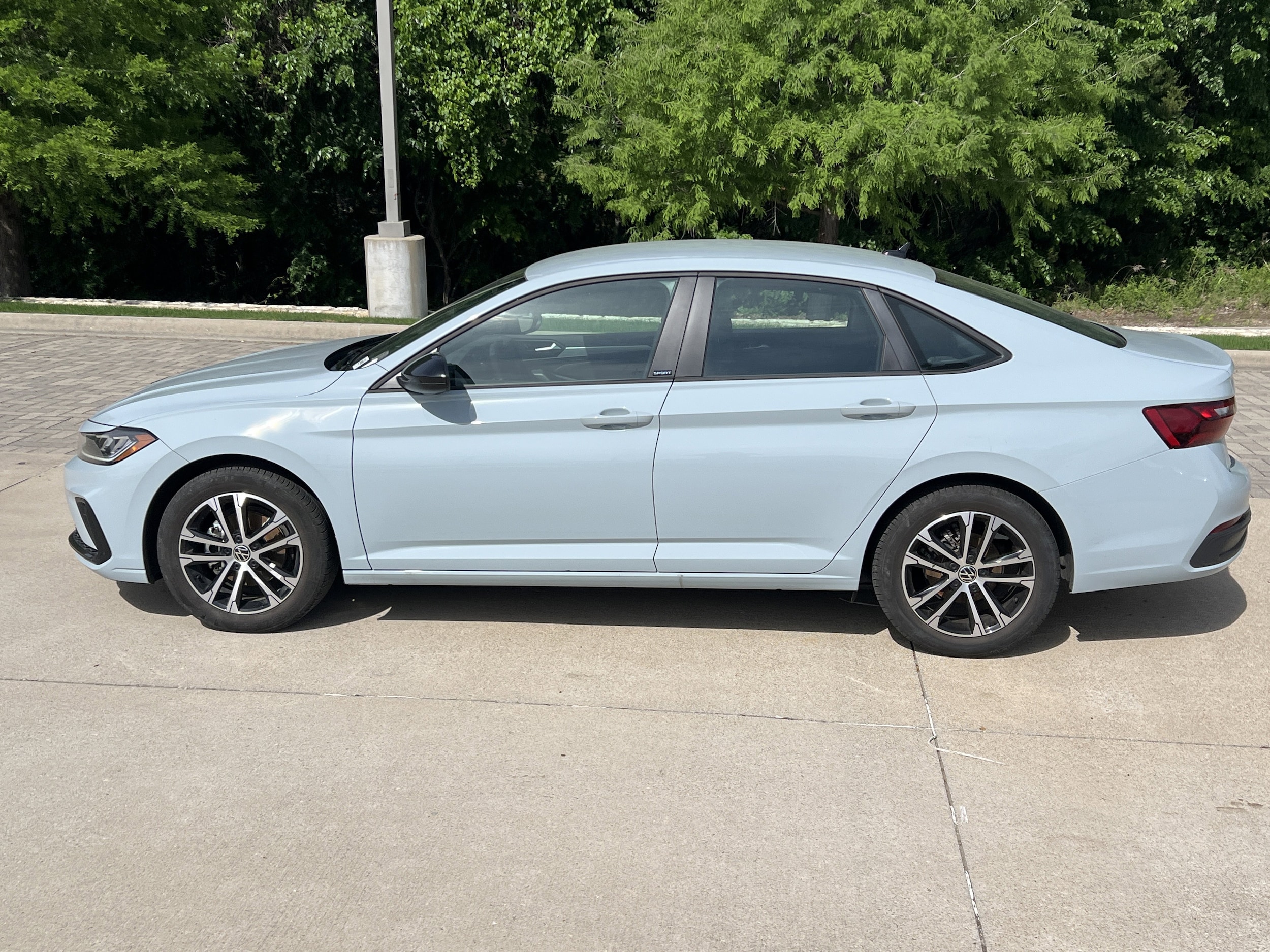 2025 Volkswagen Jetta Sport photo 6