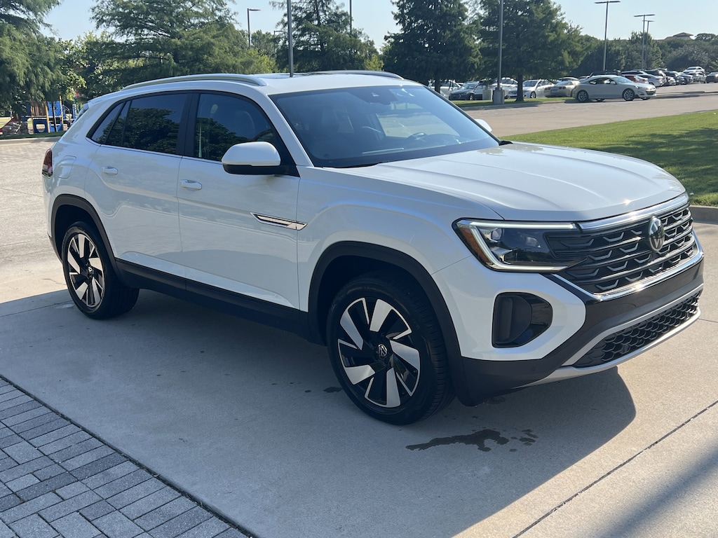 Used 2024 Volkswagen Atlas Cross Sport 2.0T SE w/Technology SUV