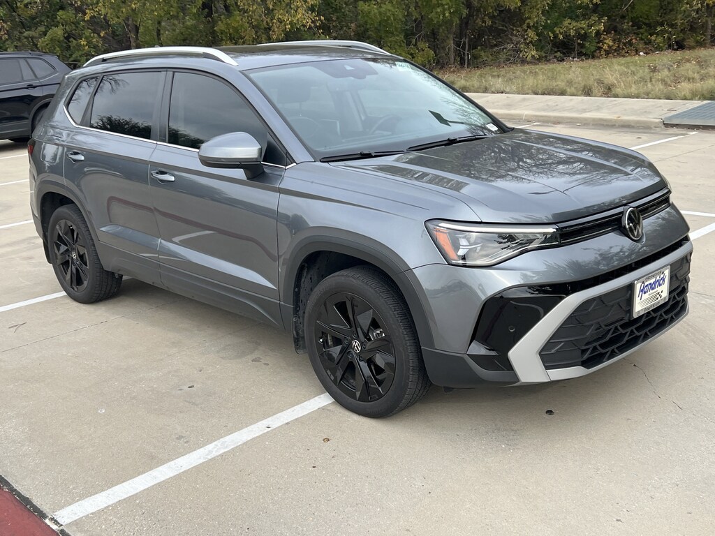 Used 2025 Volkswagen Taos SE SUV