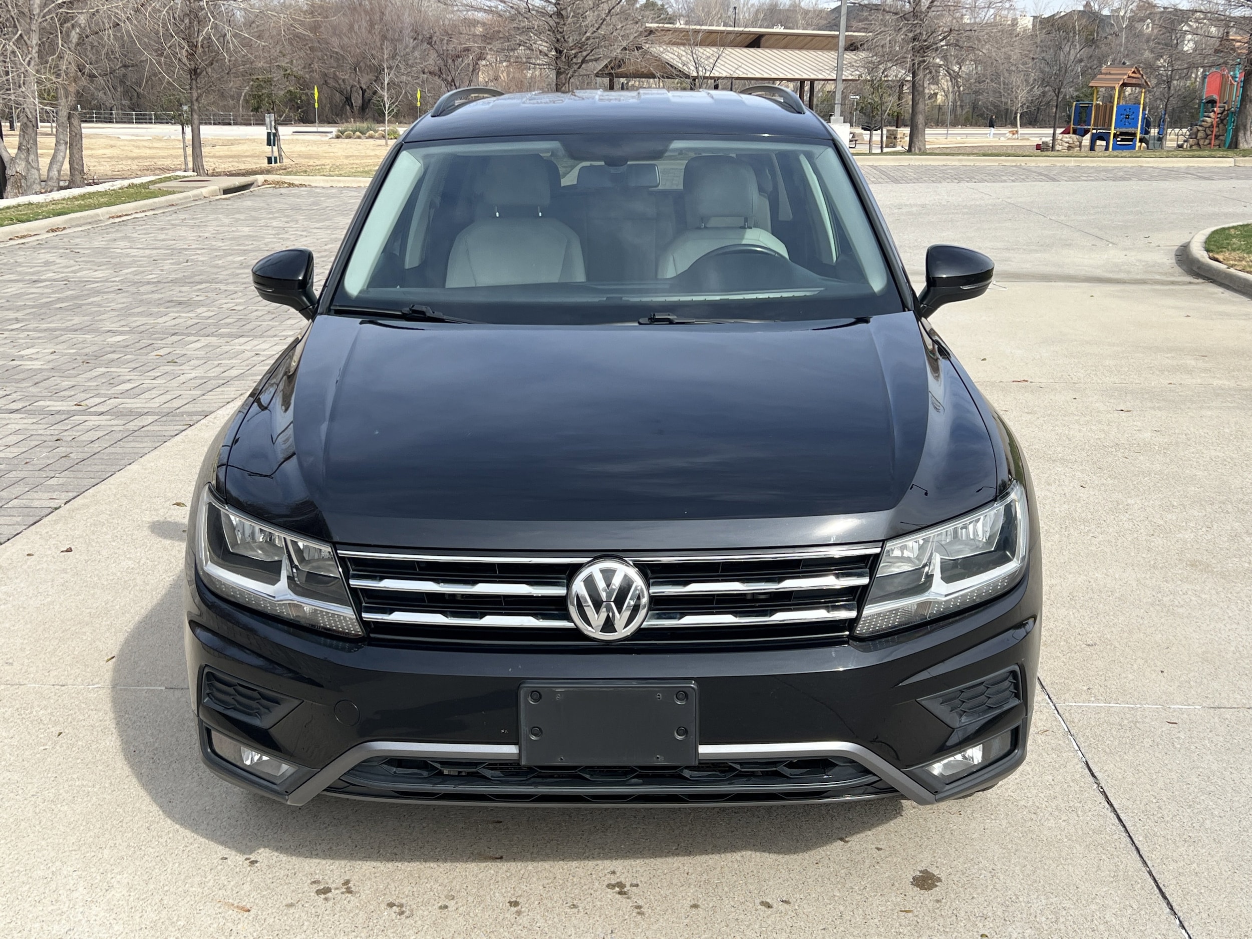 2018 Volkswagen Tiguan SE photo 2