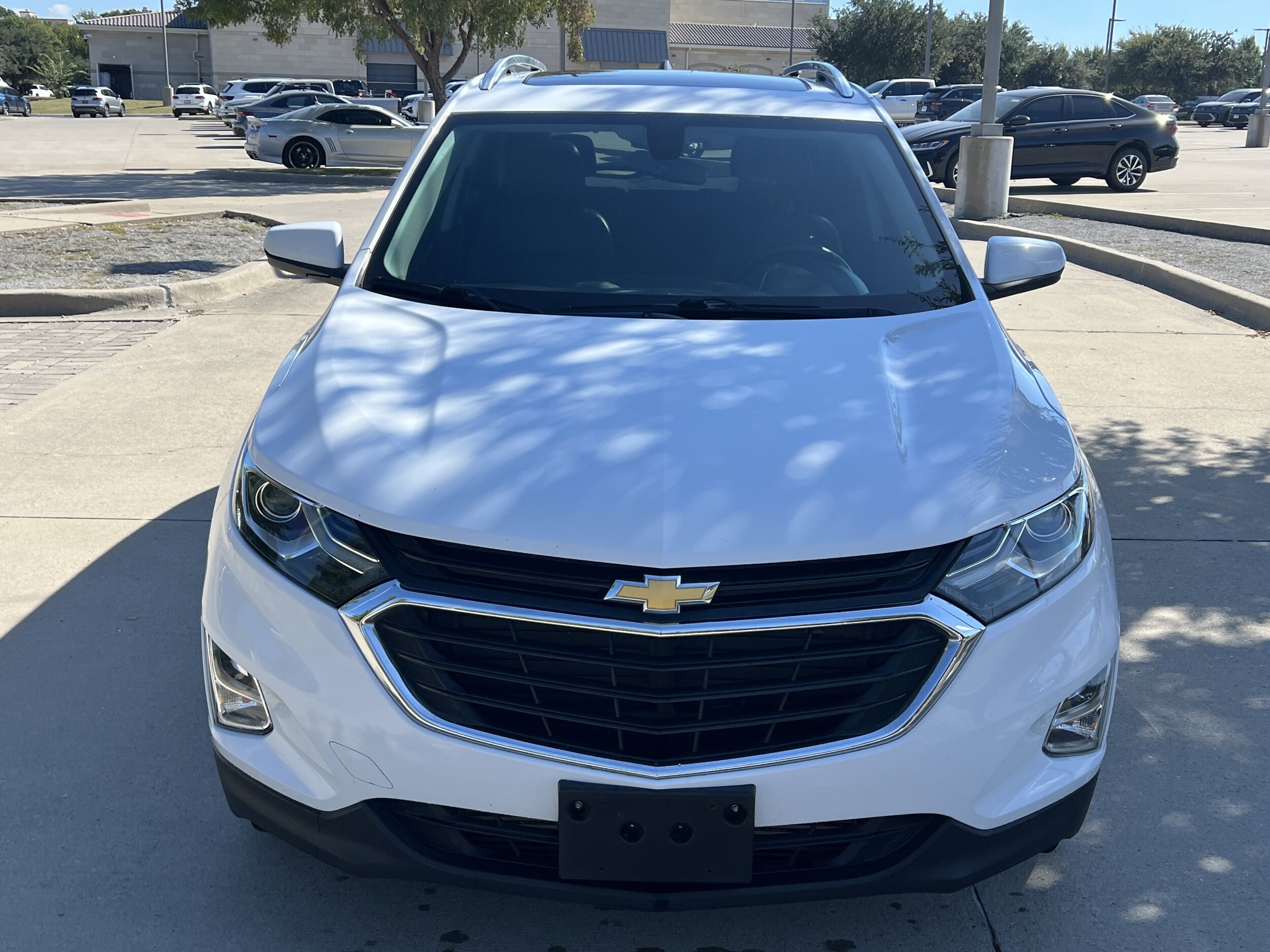 2019 Chevrolet Equinox LT photo 2