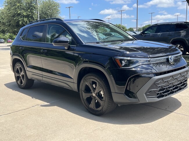 2025 Volkswagen Taos SE Black SUV