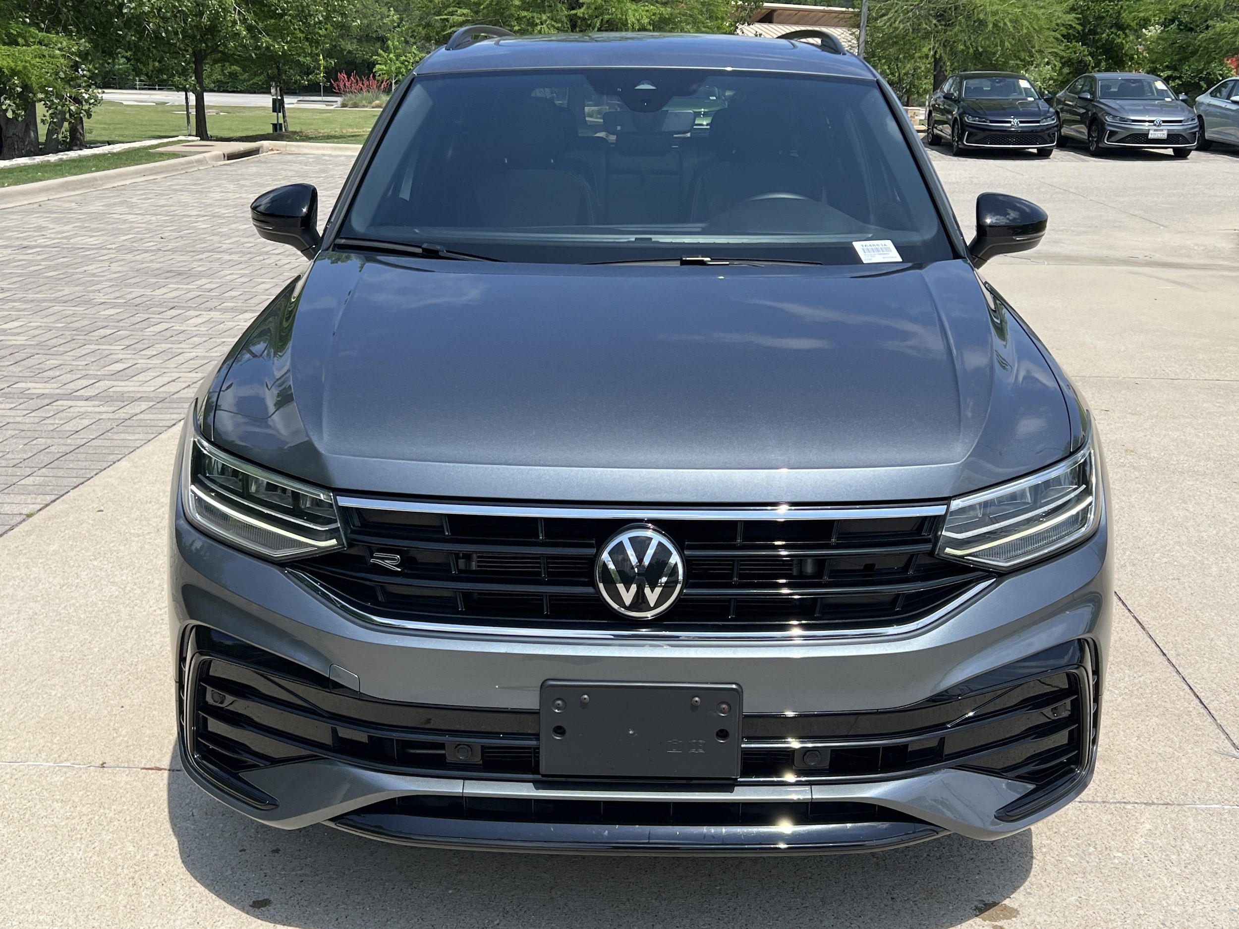 2024 Volkswagen Tiguan SE R-Line Black photo 2