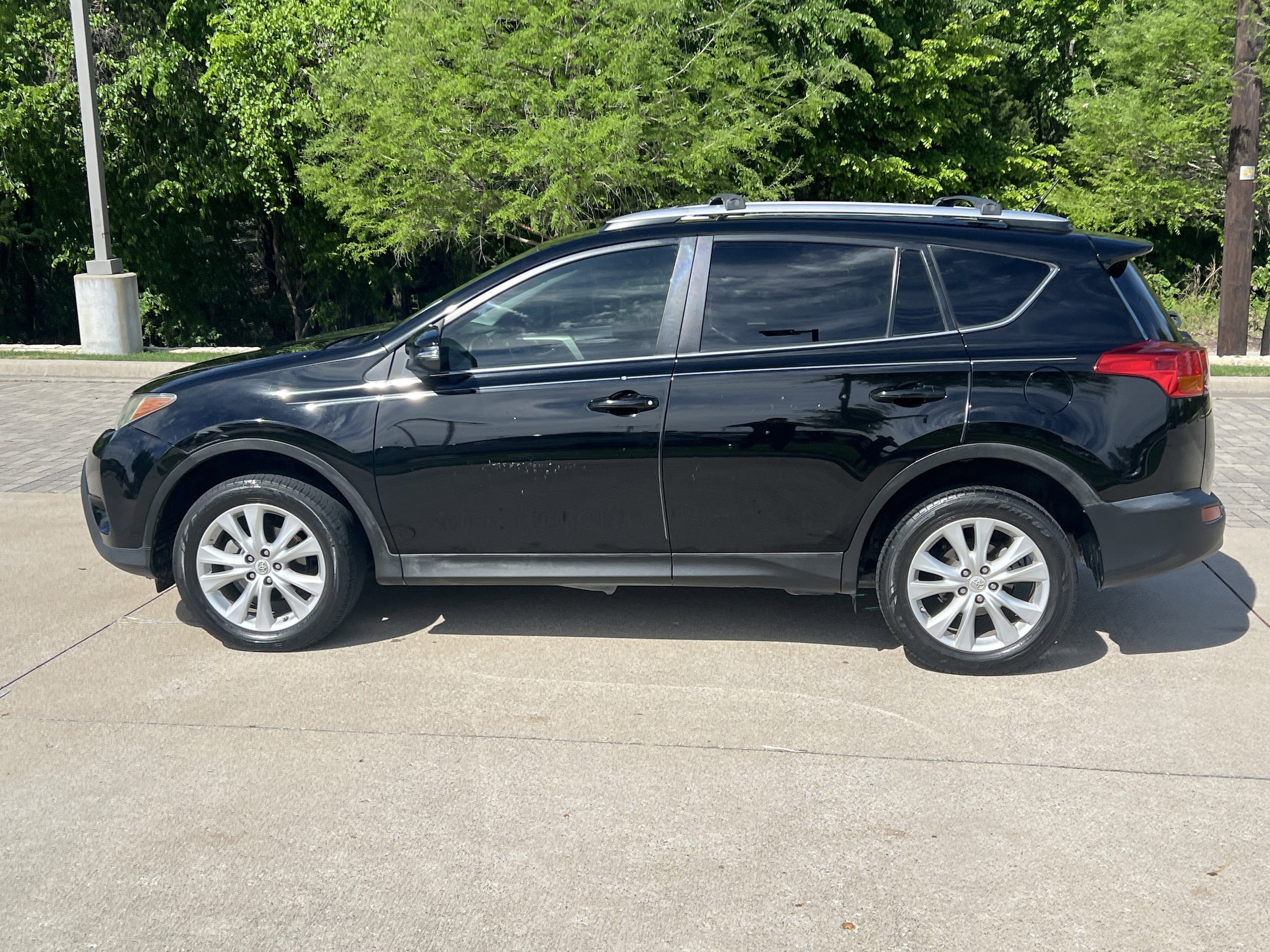 2013 Toyota RAV4 Limited photo 6