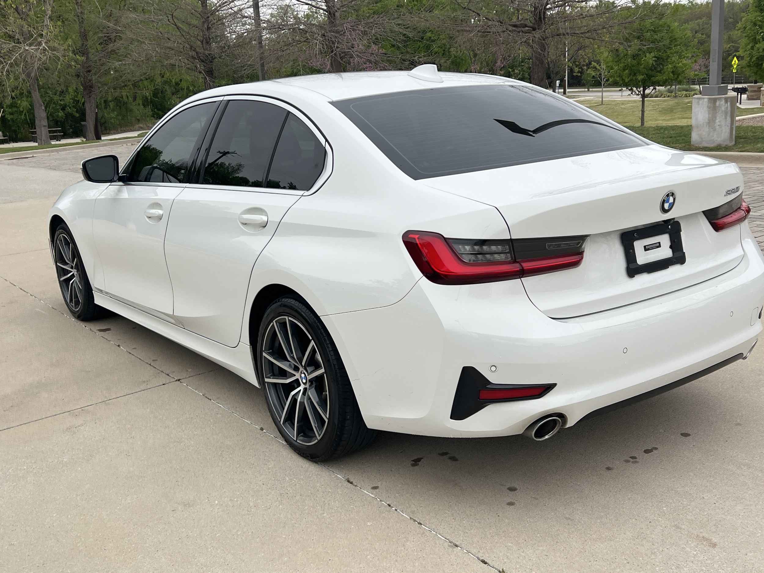 2019 BMW 330i 330i photo 3