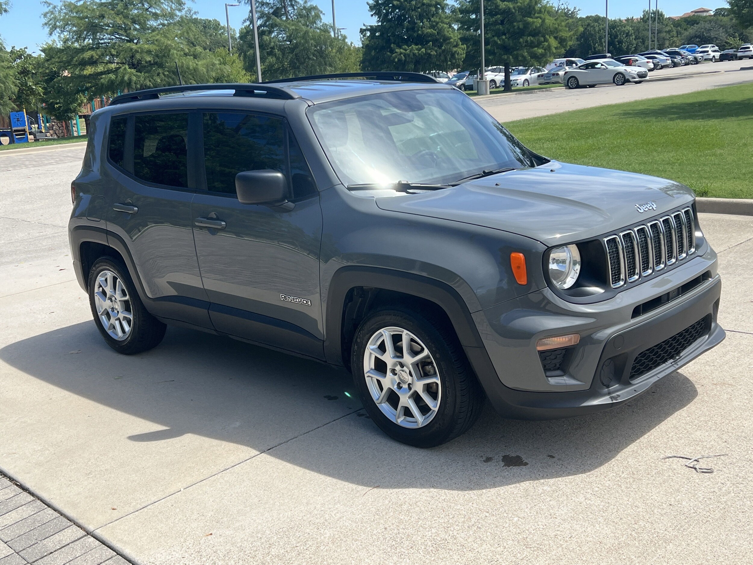 2020 Jeep Renegade Sport photo 2