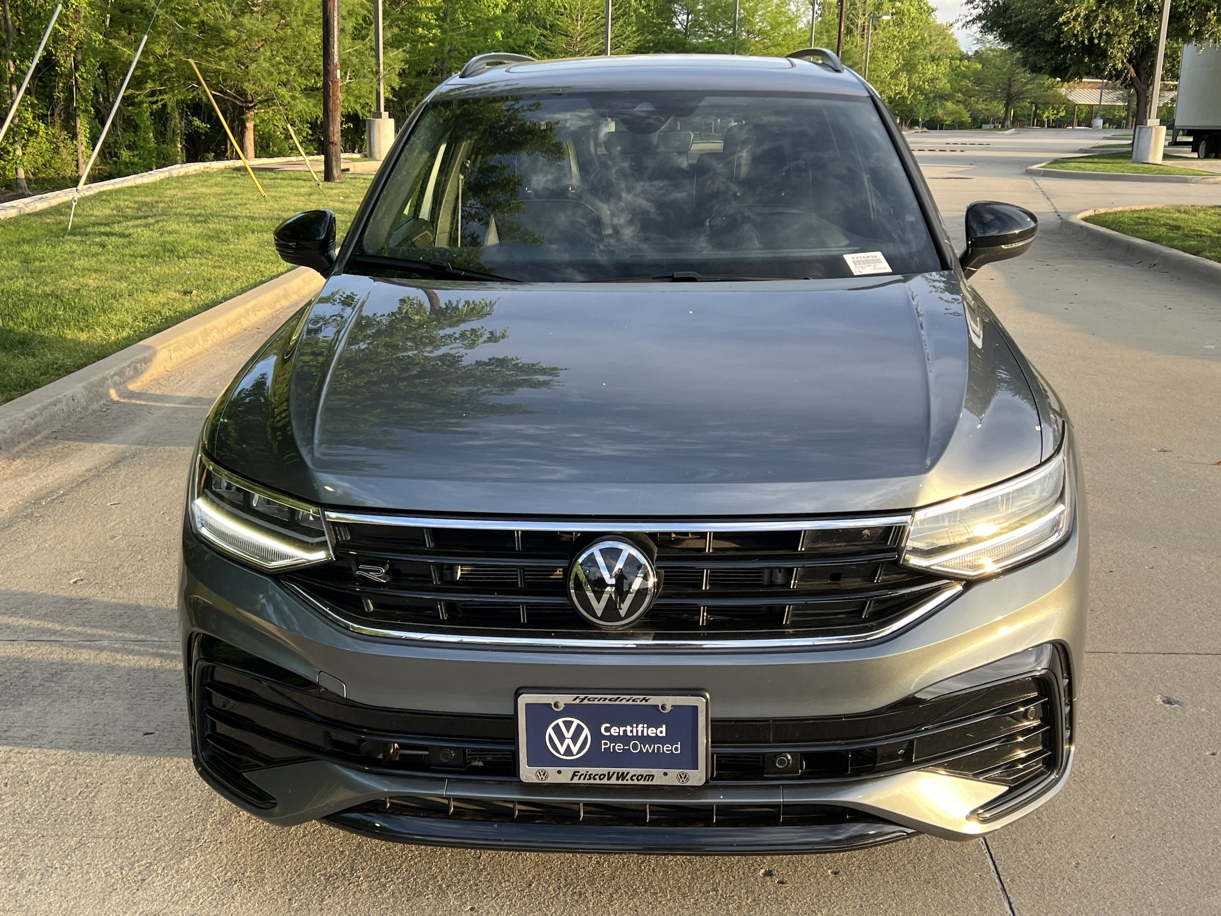 2024 Volkswagen Tiguan SE R-Line Black photo 2