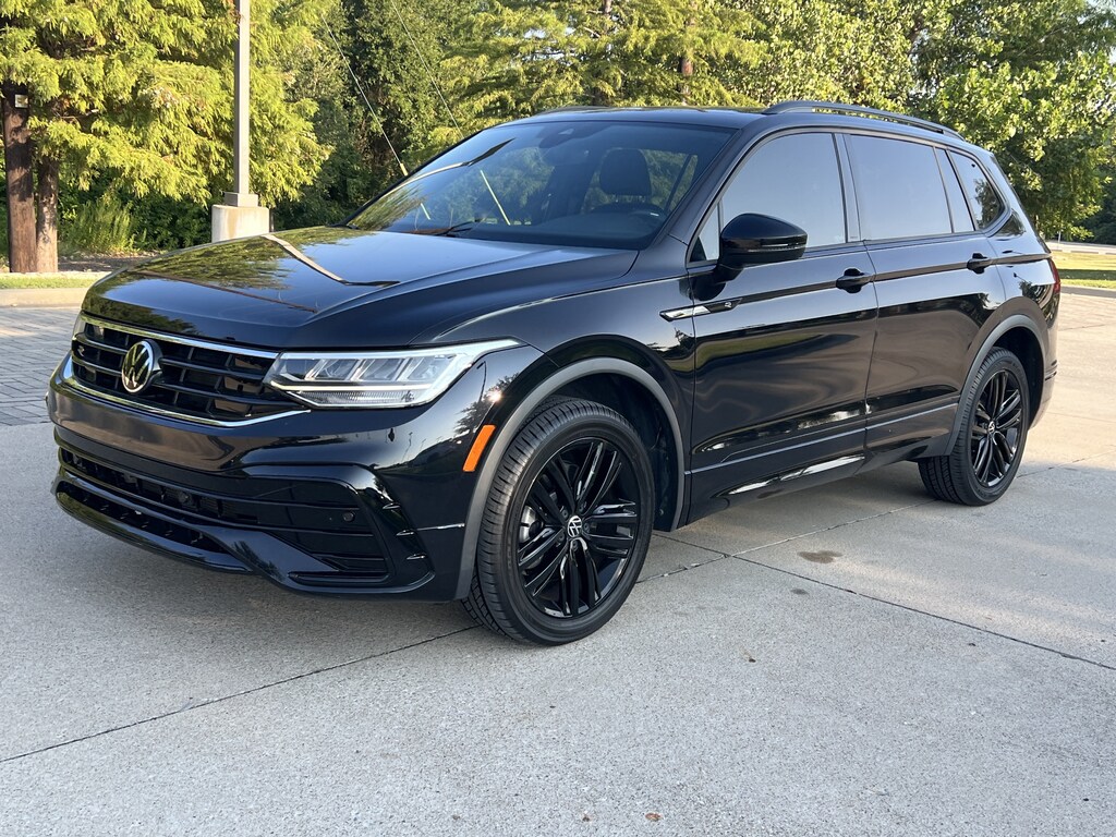 Used 2022 Volkswagen Tiguan SE R-Line Black SUV