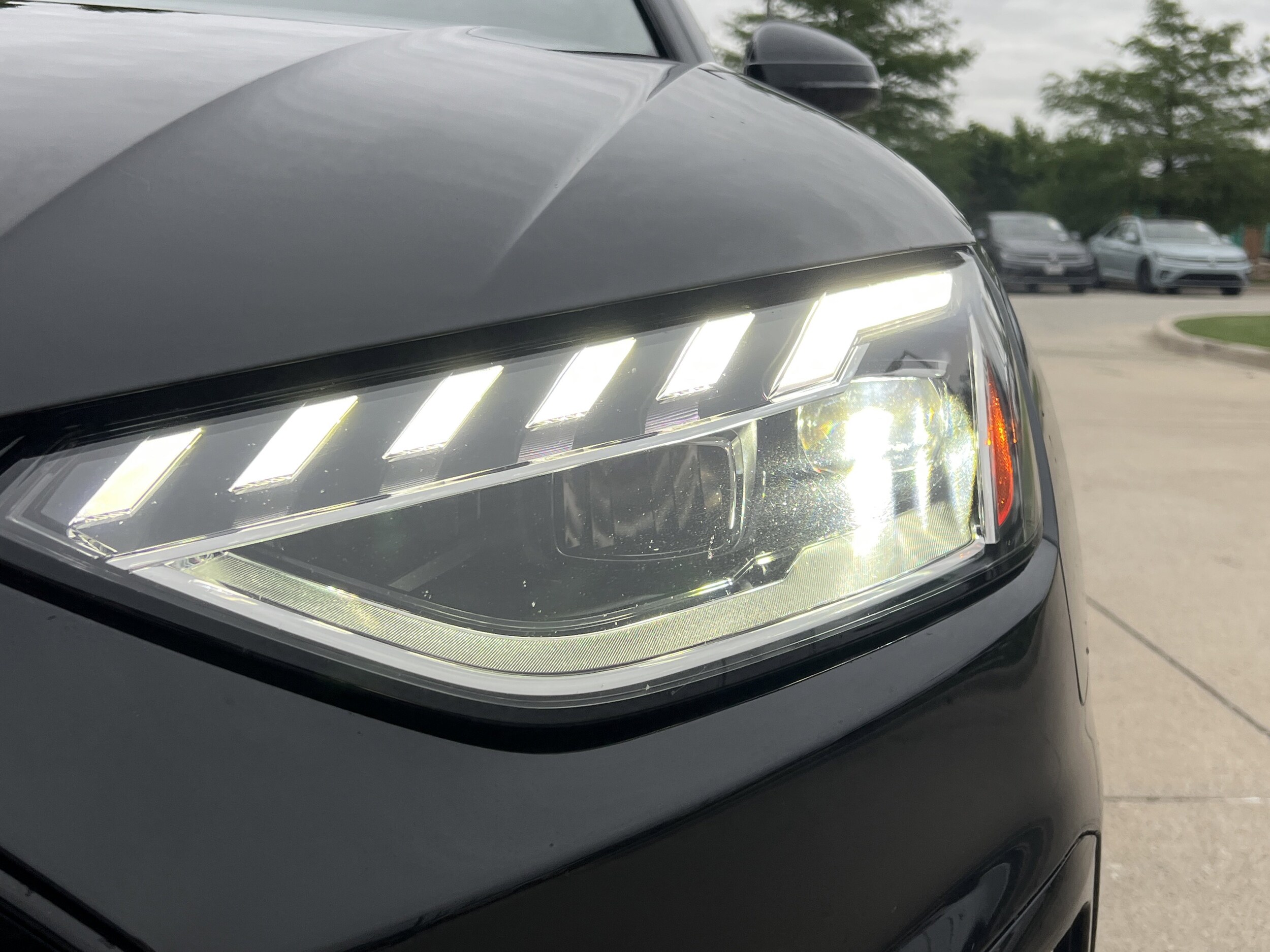 2023 Audi A4 Sedan S line Premium Plus photo 4