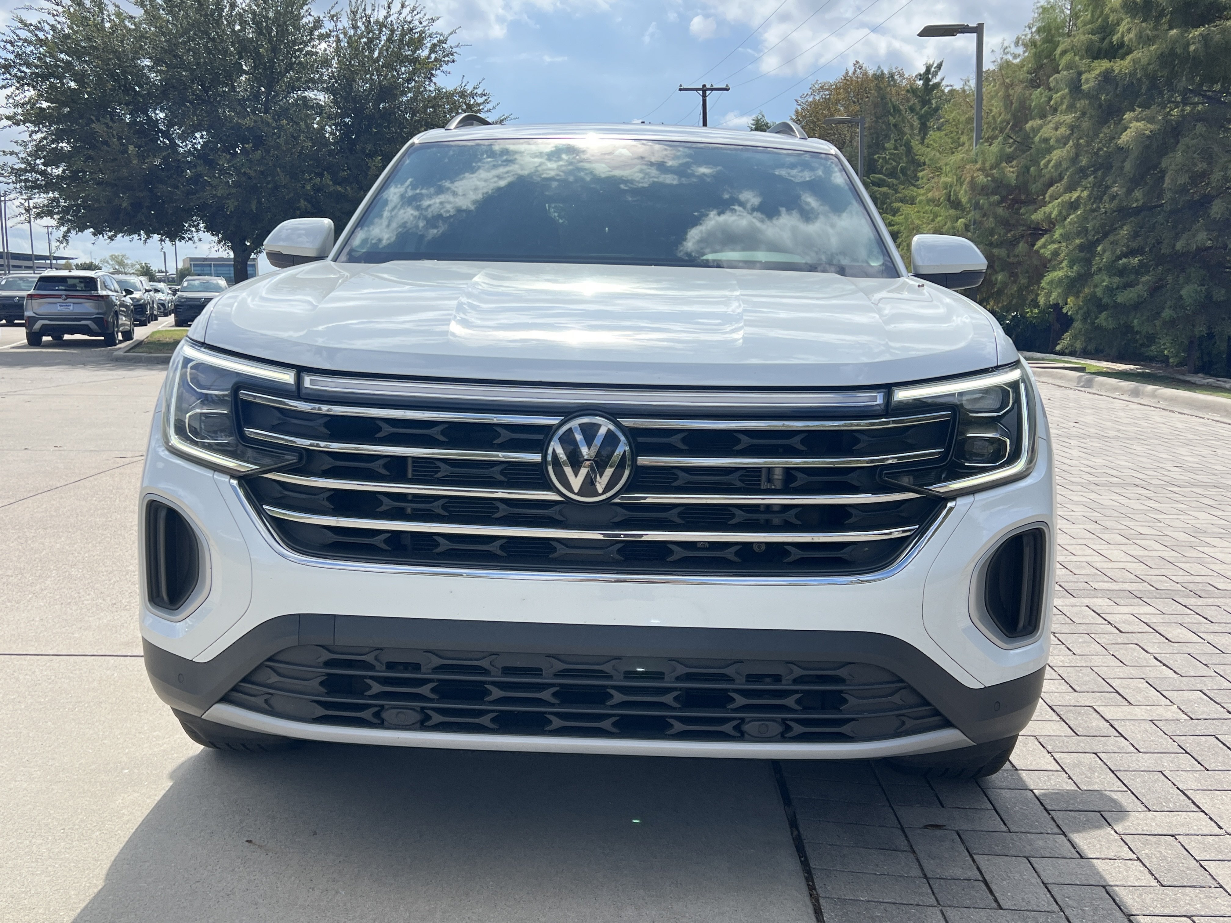 Used 2024 Volkswagen Atlas 2.0T SE w/Technology SUV