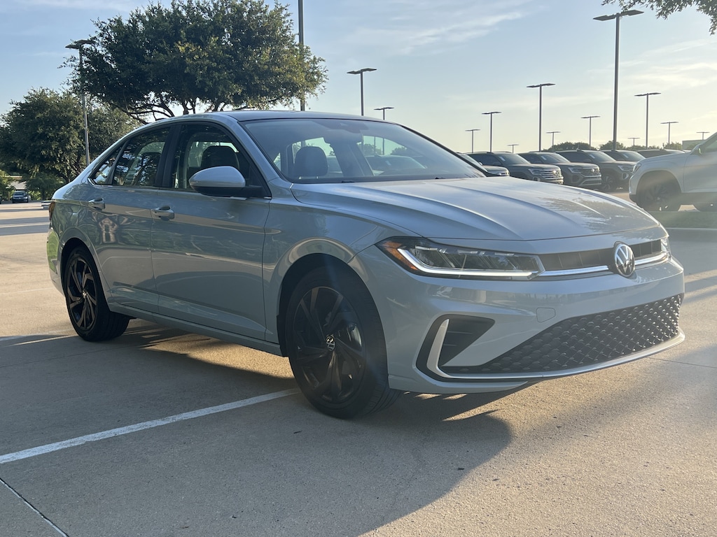 Used 2026 Volkswagen Jetta SE Sedan