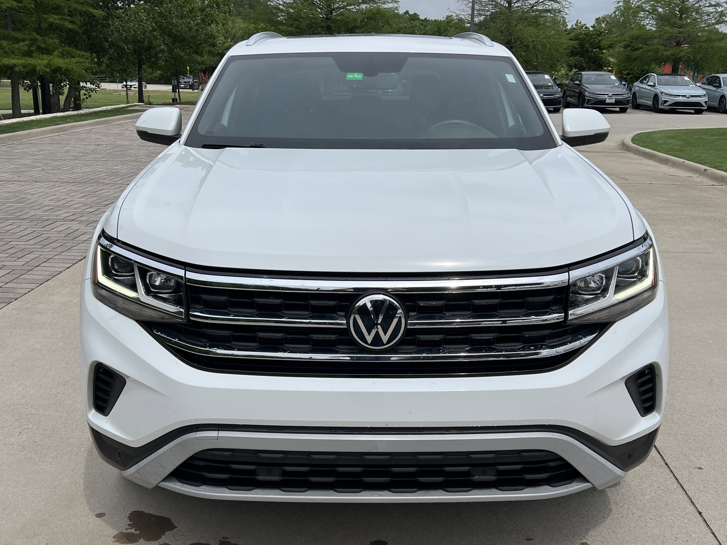 2023 Volkswagen Atlas Cross Sport 3.6L V6 SE w/Technology photo 2