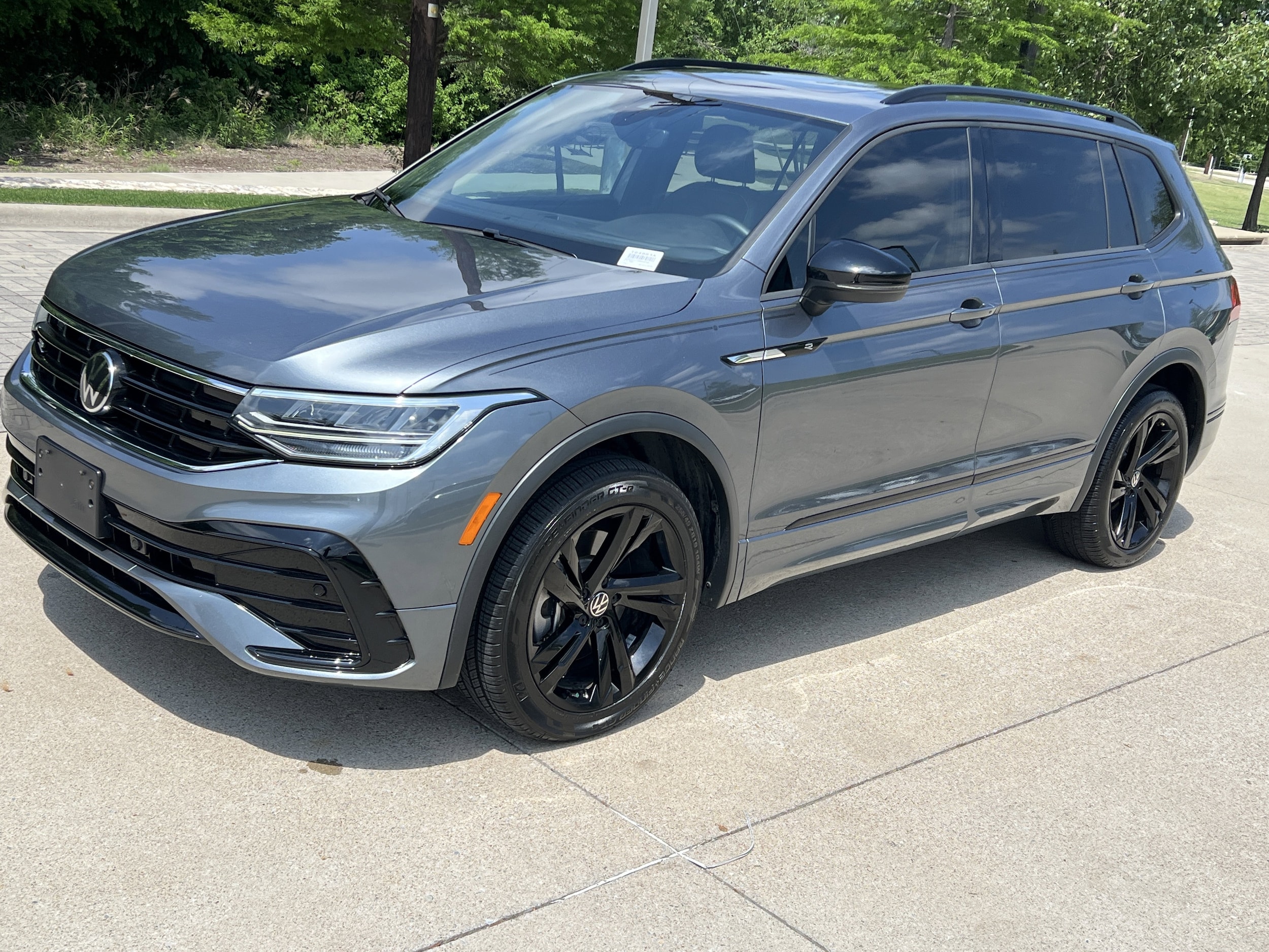 2024 Volkswagen Tiguan SE R-Line Black photo 4