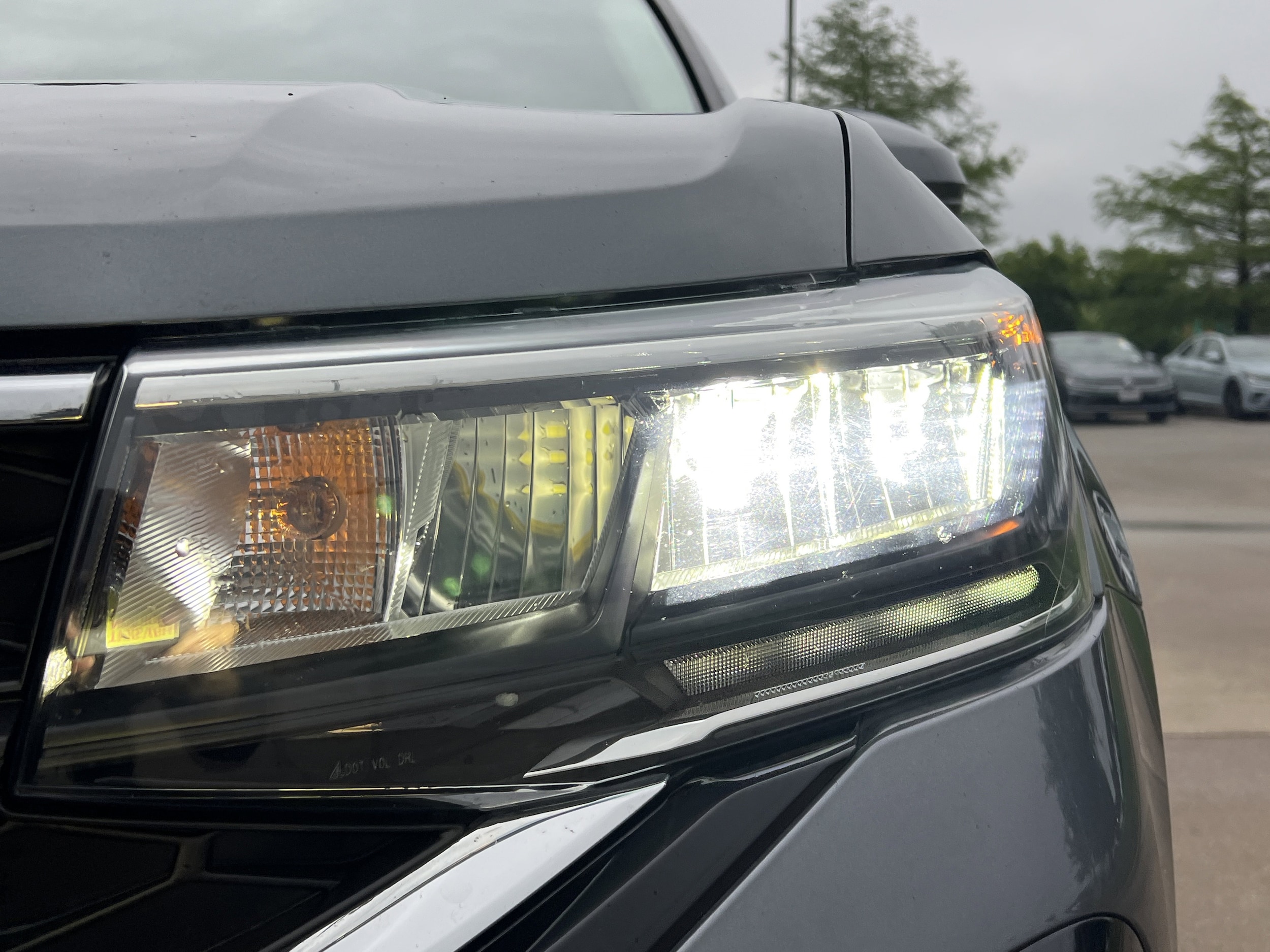 2023 Volkswagen Taos SE photo 5