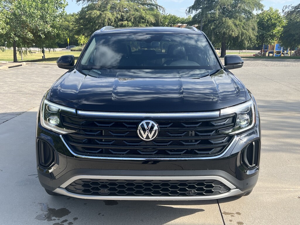Used 2026 Volkswagen Atlas Cross Sport 2.0T SE w/Technology SUV