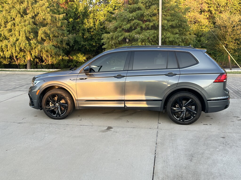 Used 2023 Volkswagen Tiguan SE R-Line Black SUV