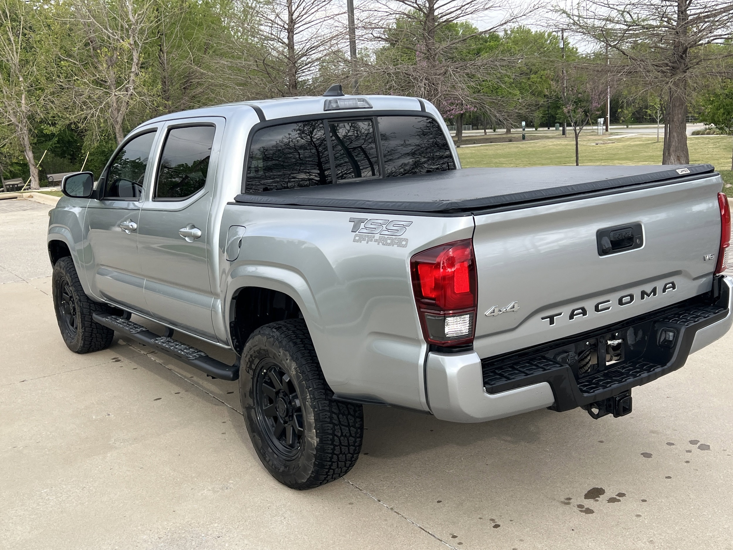 2023 Toyota Tacoma SR photo 6
