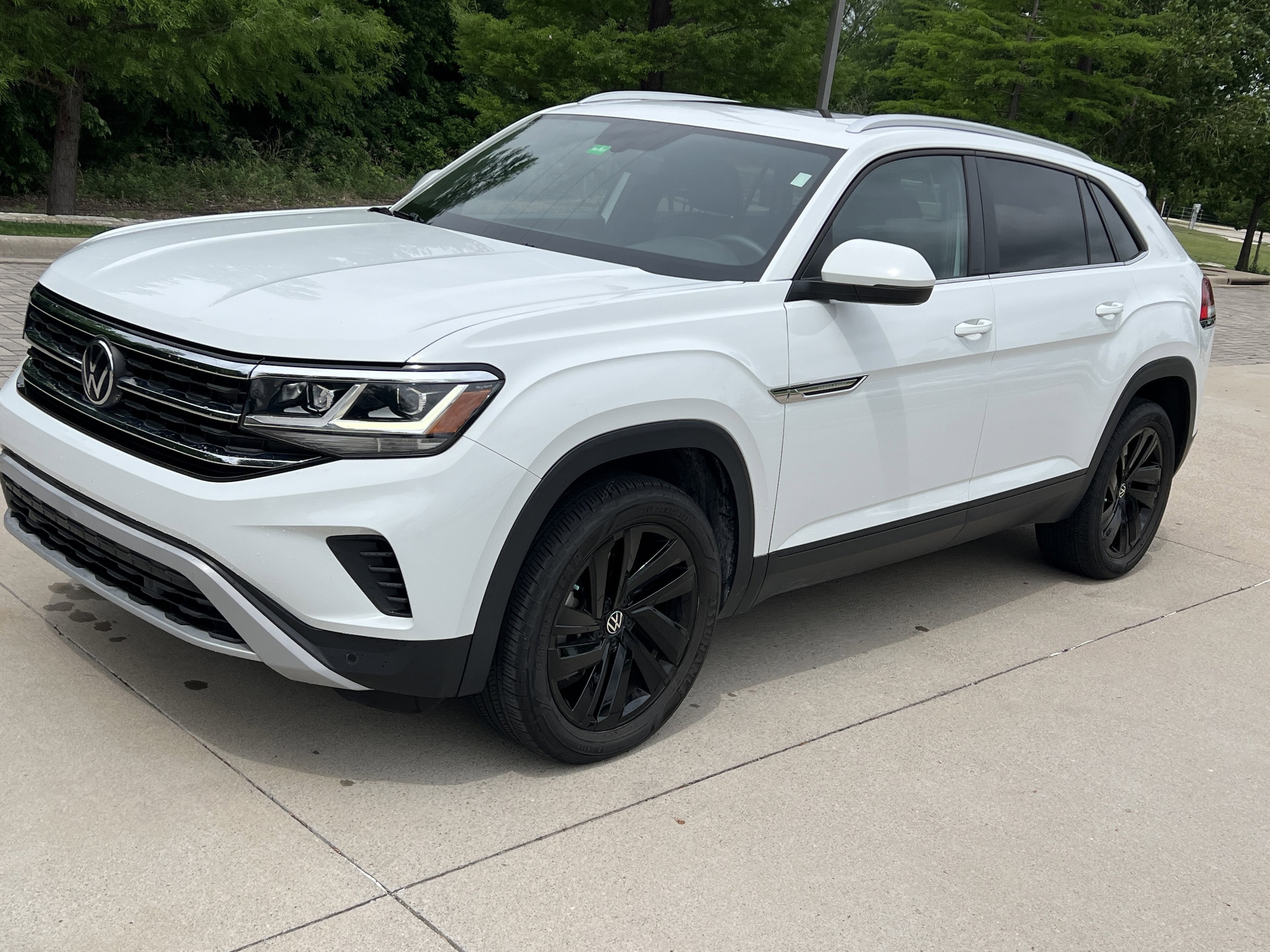 2023 Volkswagen Atlas Cross Sport 3.6L V6 SE w/Technology photo 4