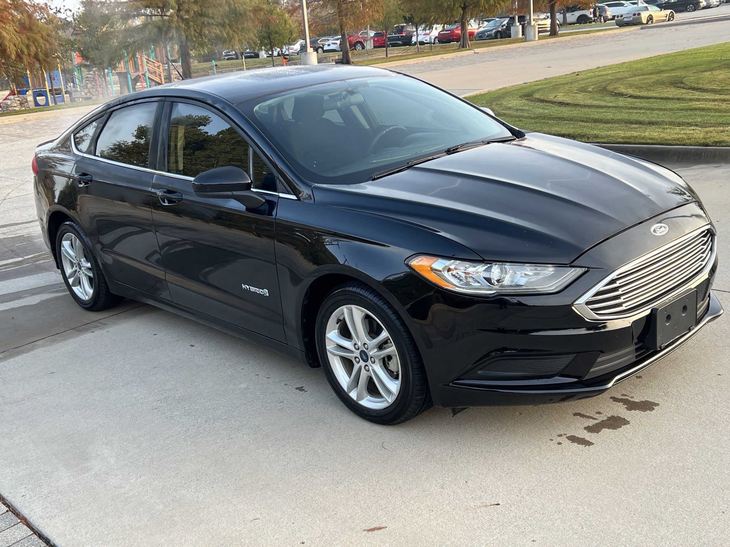 2018 Ford Fusion Hybrid SE photo 2