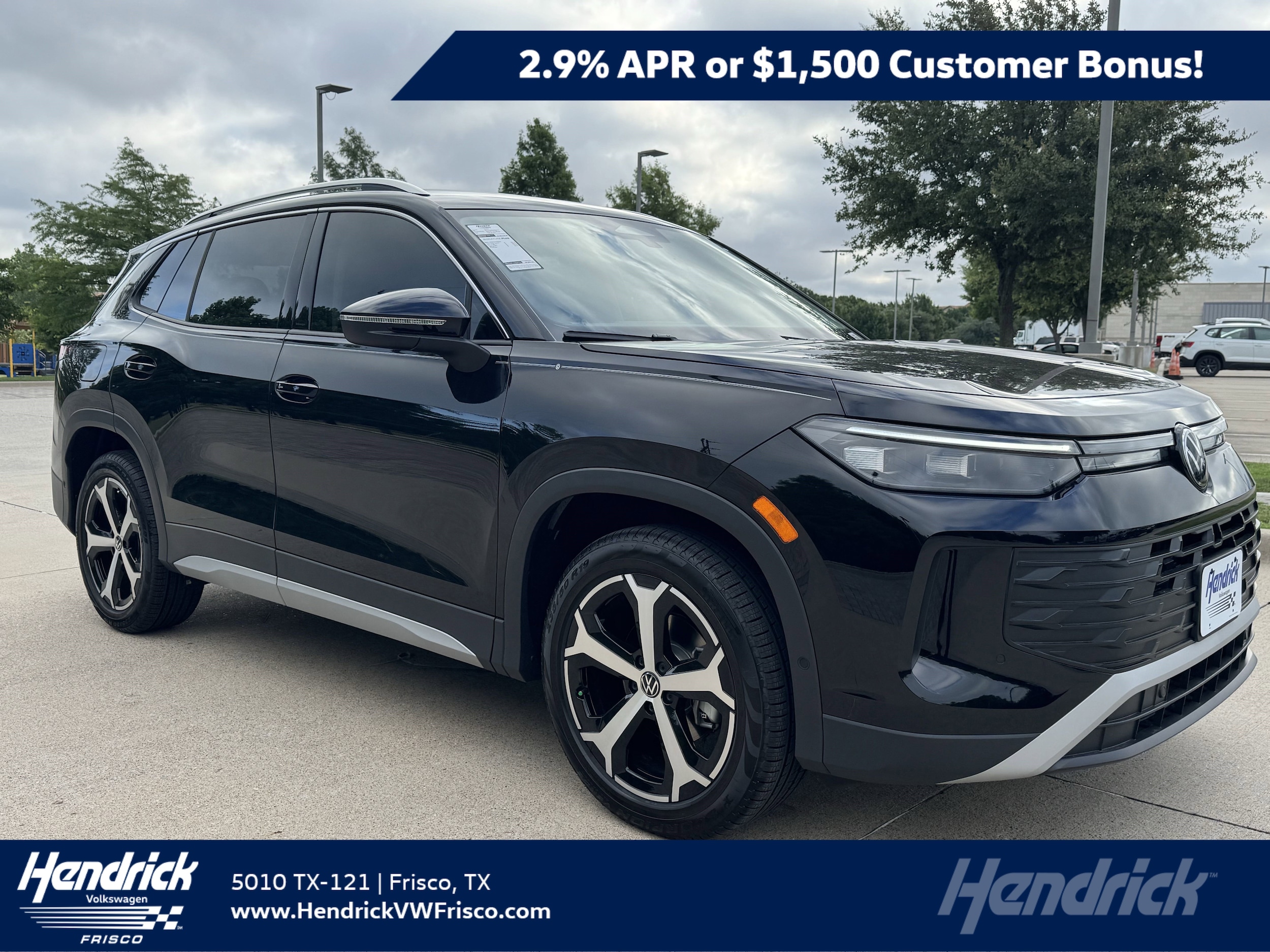 2025 Volkswagen Tiguan SE's photo