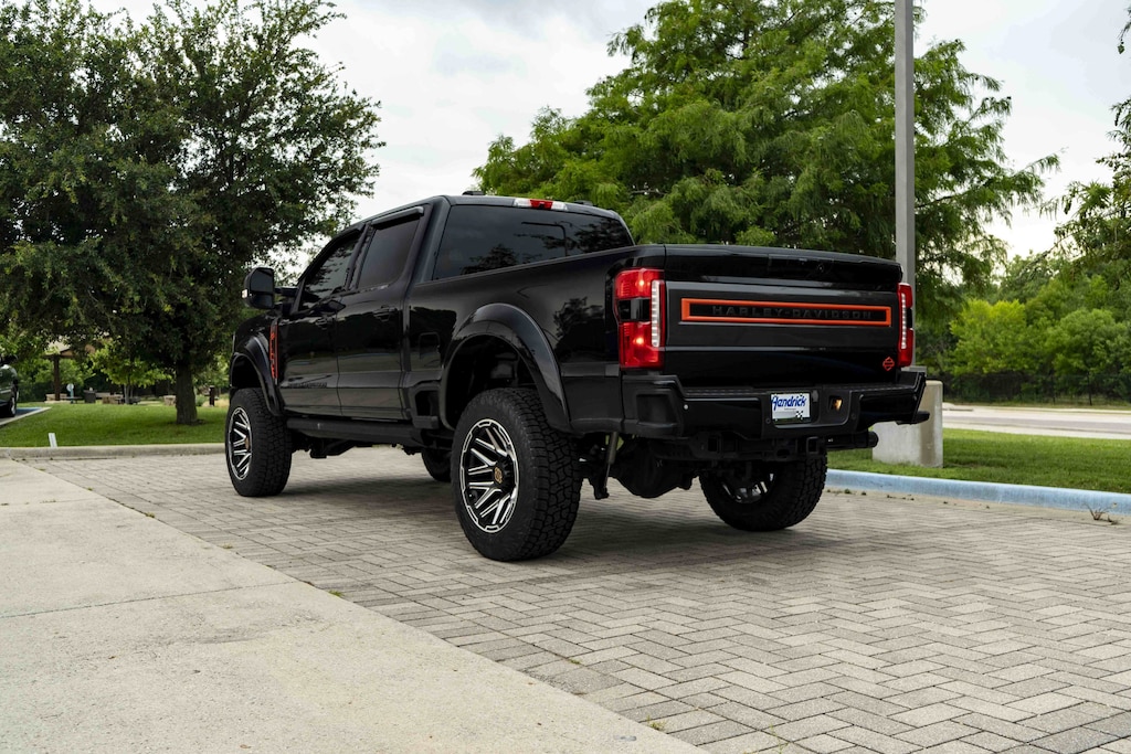 Used 2023 Ford Super Duty F-250 Pickup LARIAT Pickup