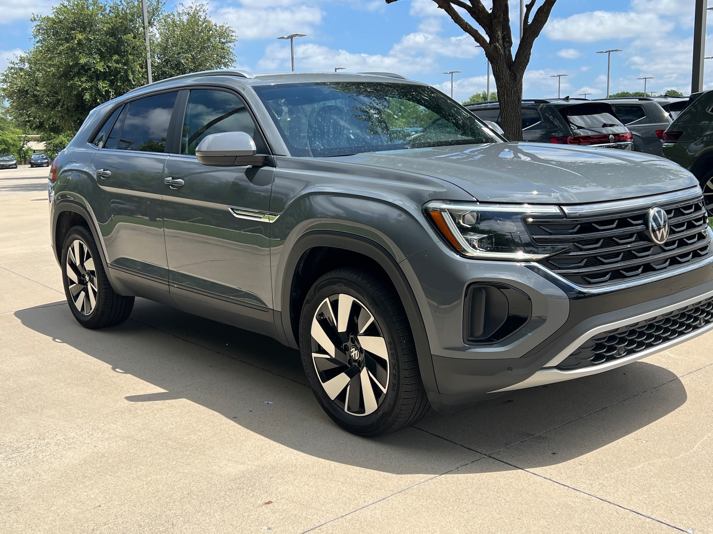 Volkswagen Atlas Cross Sport 2.0T SE W/Technology
