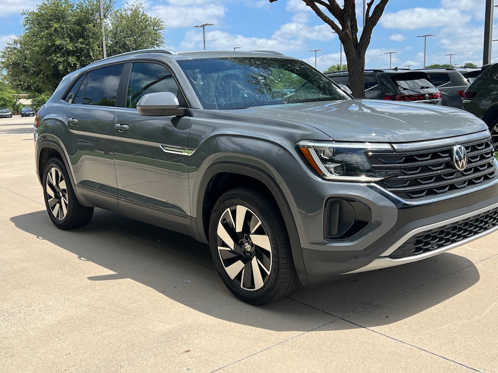 Used 2026 Volkswagen Atlas Cross Sport 2.0T SE w/Technology SUV