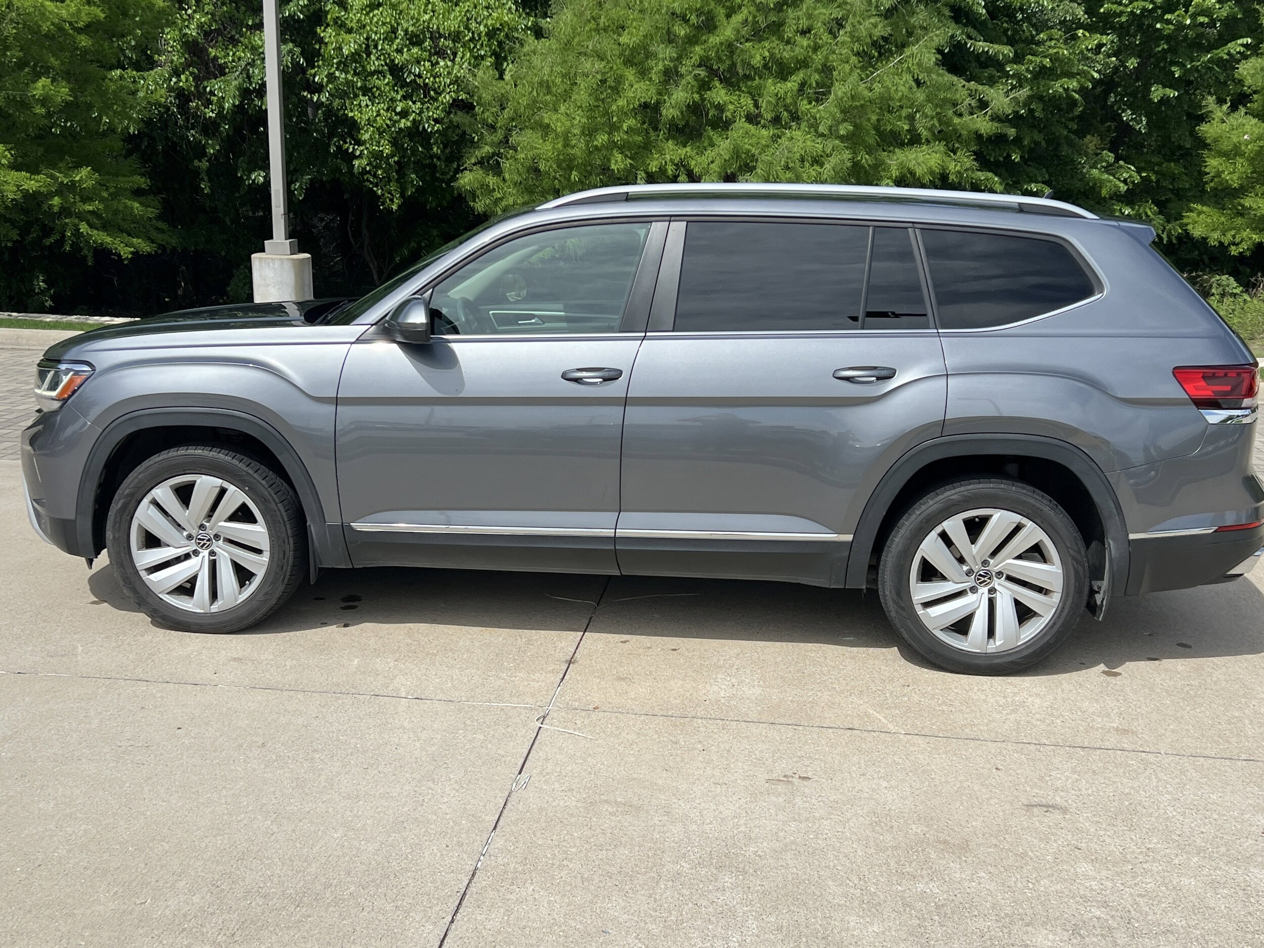2021 Volkswagen Atlas 3.6L V6 SEL photo 6