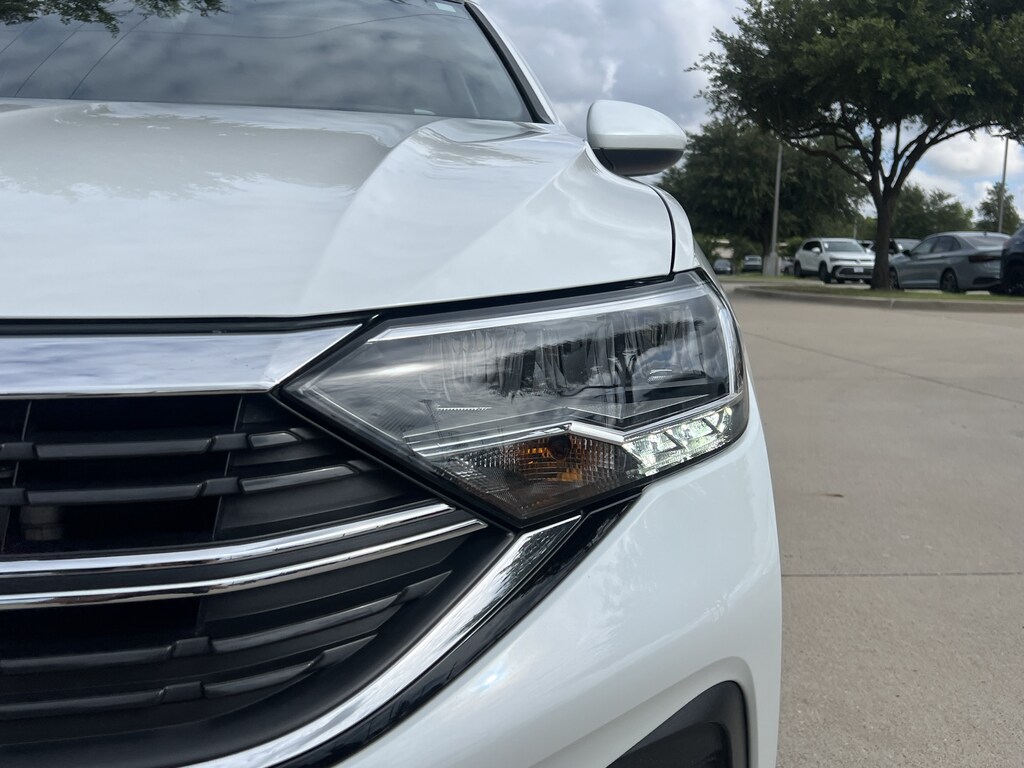 Used 2023 Volkswagen Jetta SE Sedan