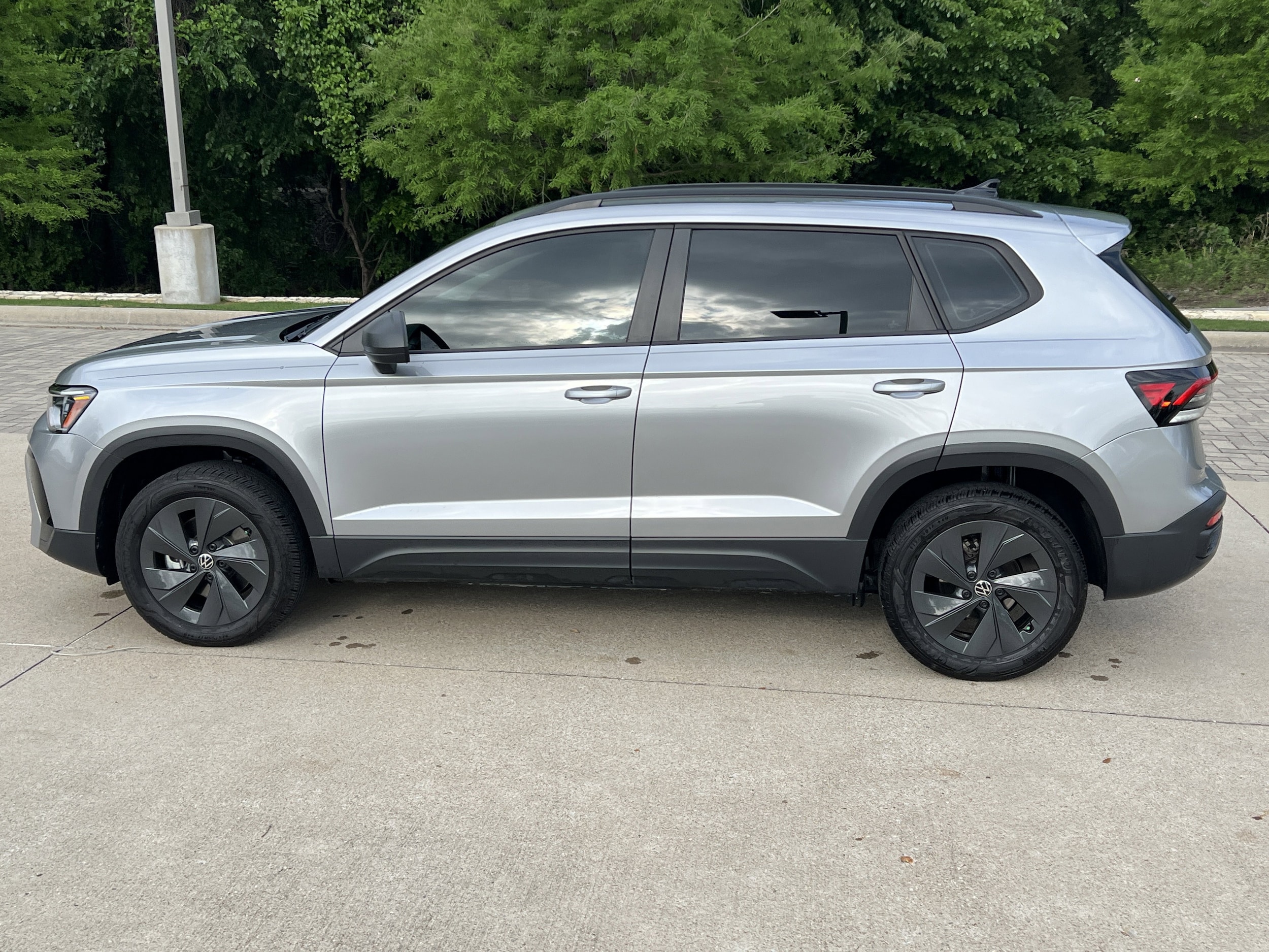 2025 Volkswagen Taos S photo 6