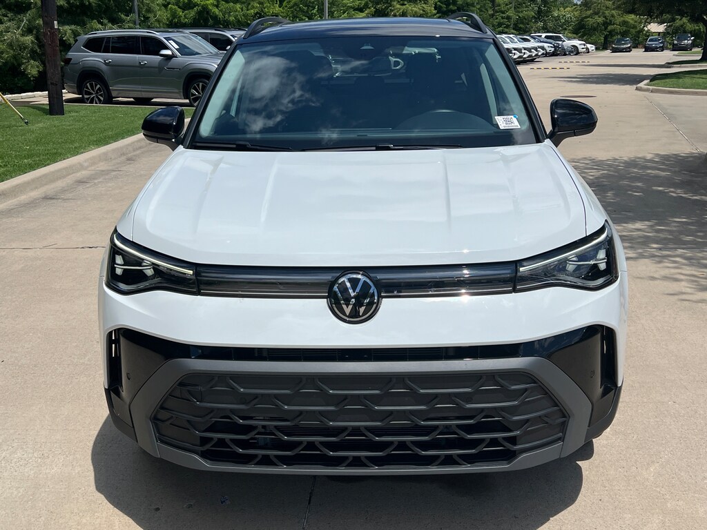 Used 2025 Volkswagen Taos SE Black SUV
