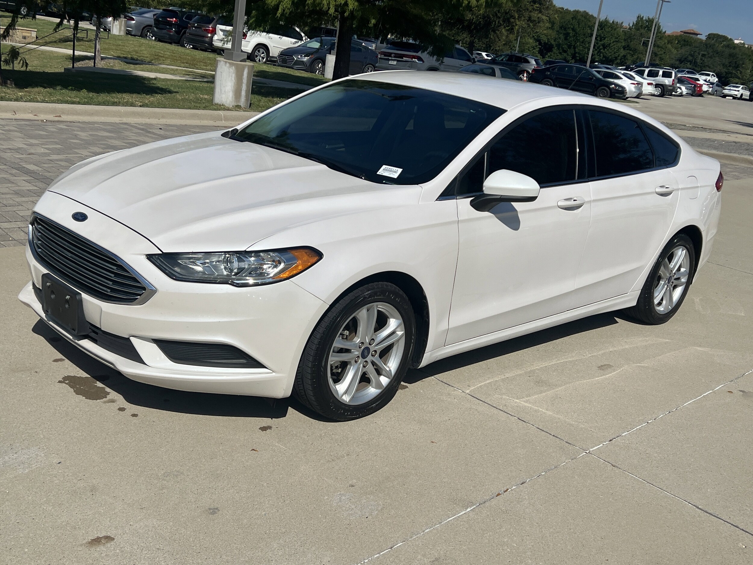 2018 Ford Fusion SE photo 2