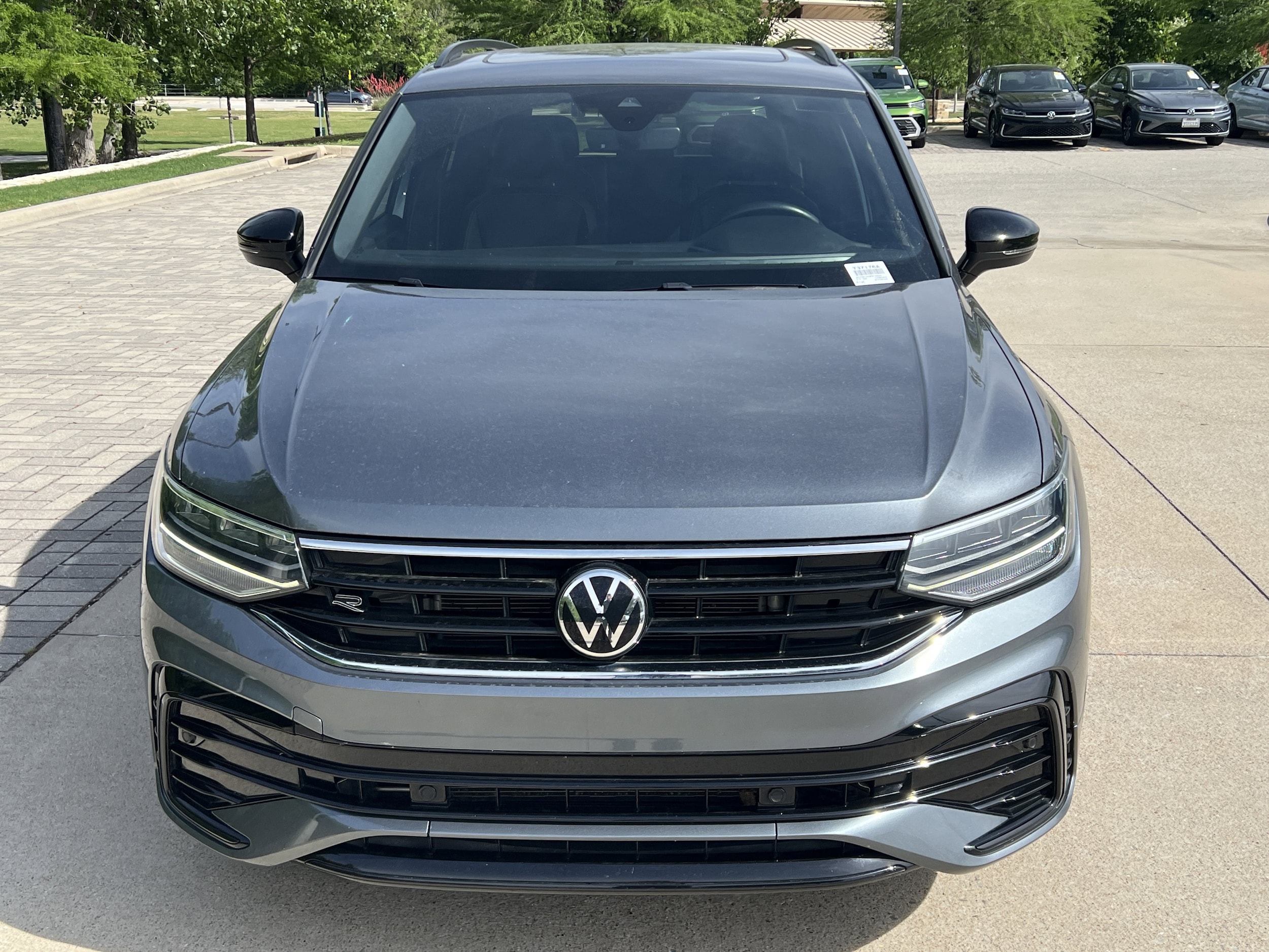 2023 Volkswagen Tiguan SE R-Line Black photo 2