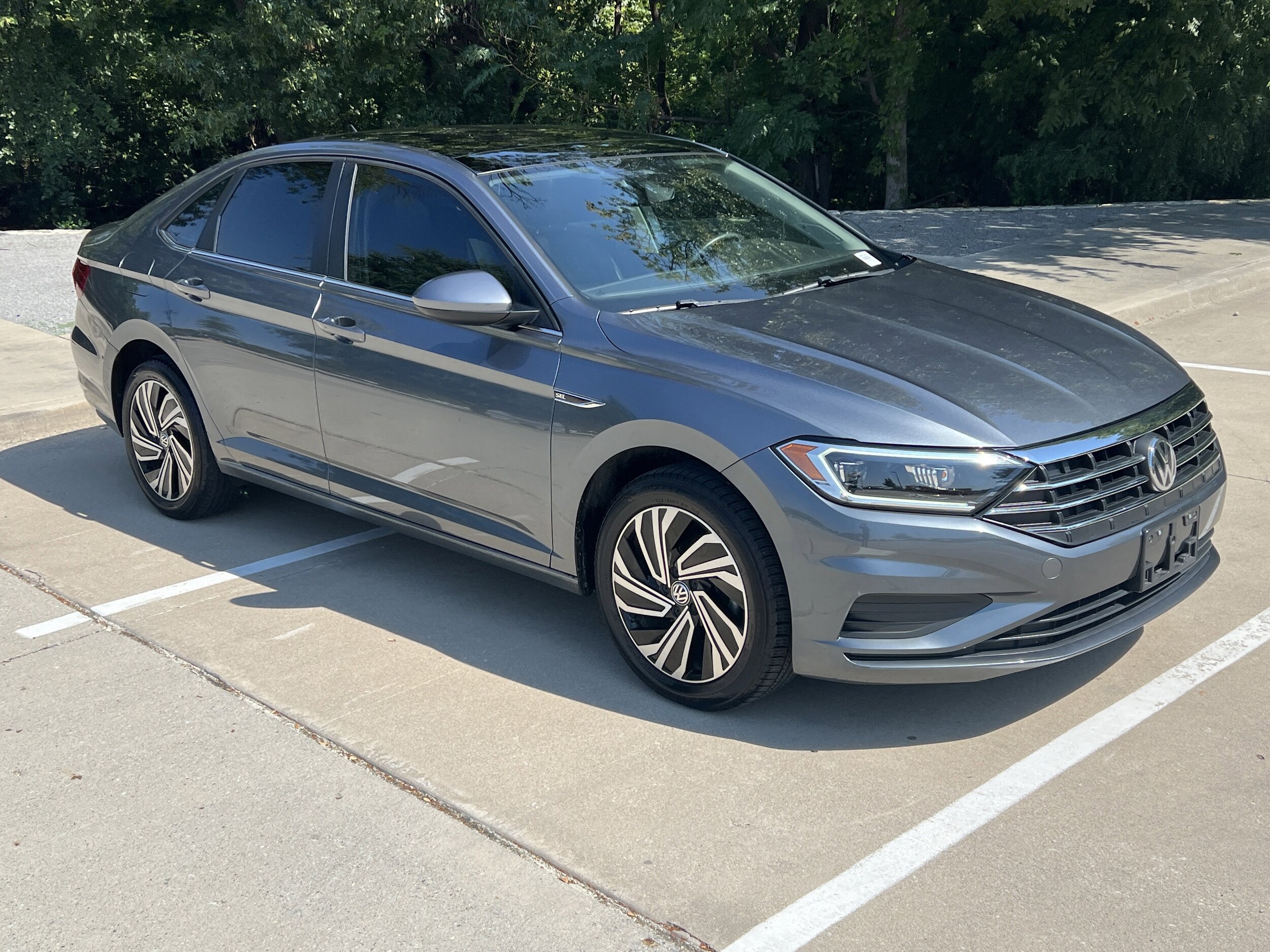 2020 Volkswagen Jetta SEL photo 2