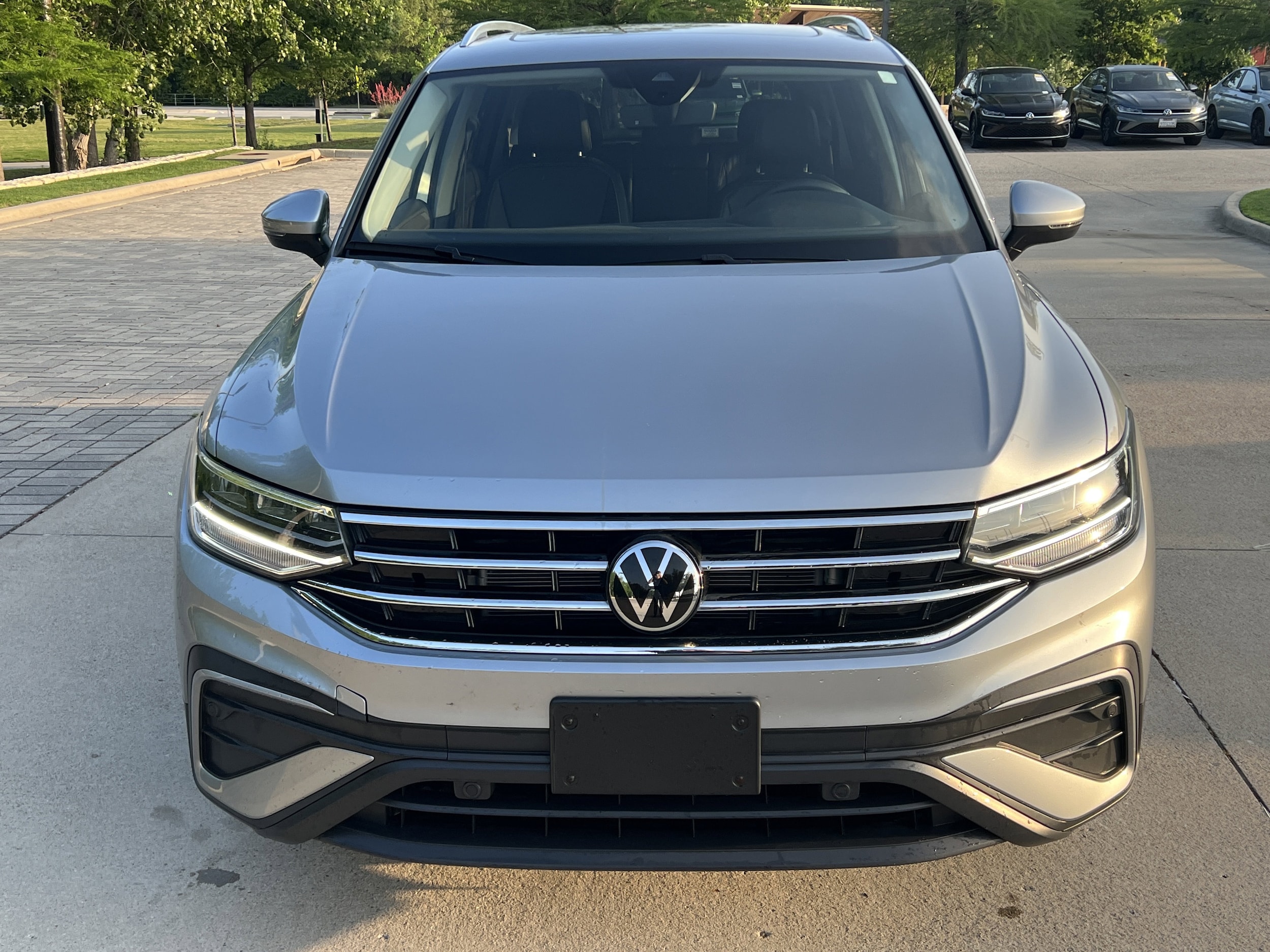 2024 Volkswagen Tiguan SE photo 2