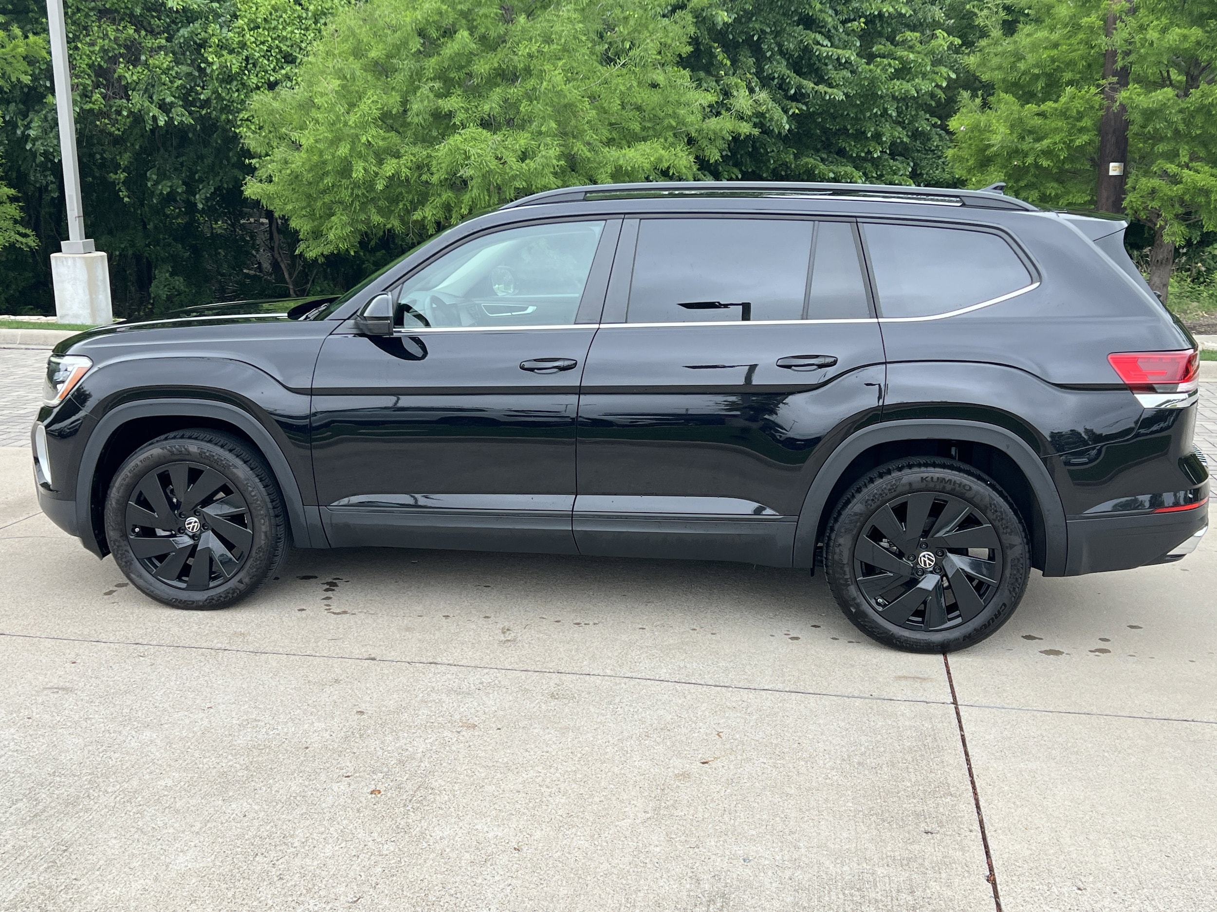 2024 Volkswagen Atlas 2.0T SE w/Technology photo 5