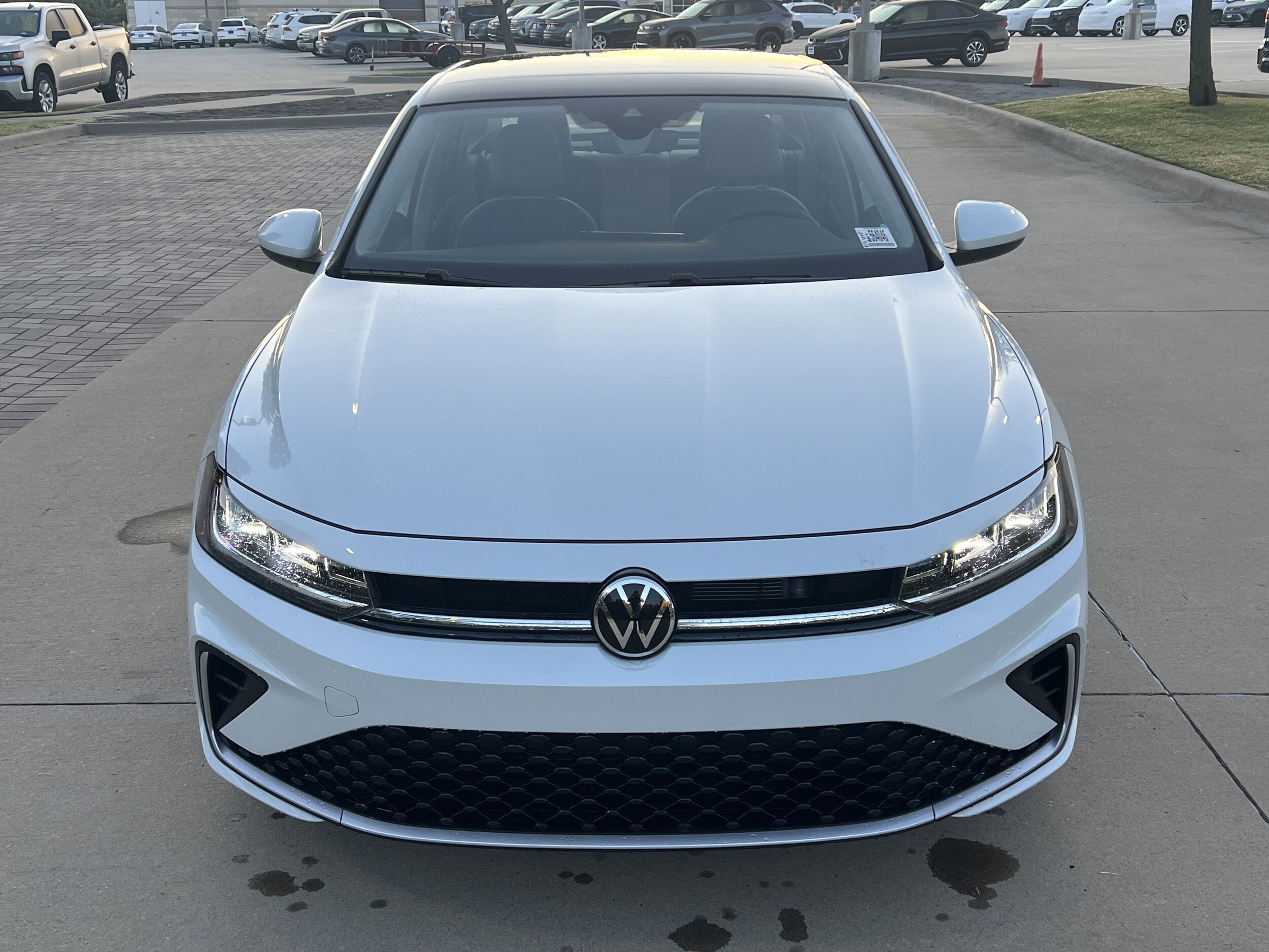 2025 Volkswagen Jetta SE photo 2