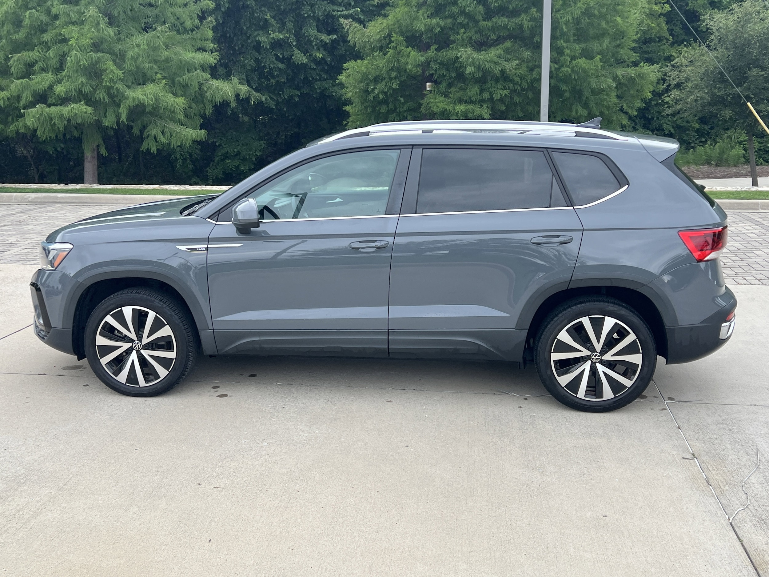Volkswagen Taos SE