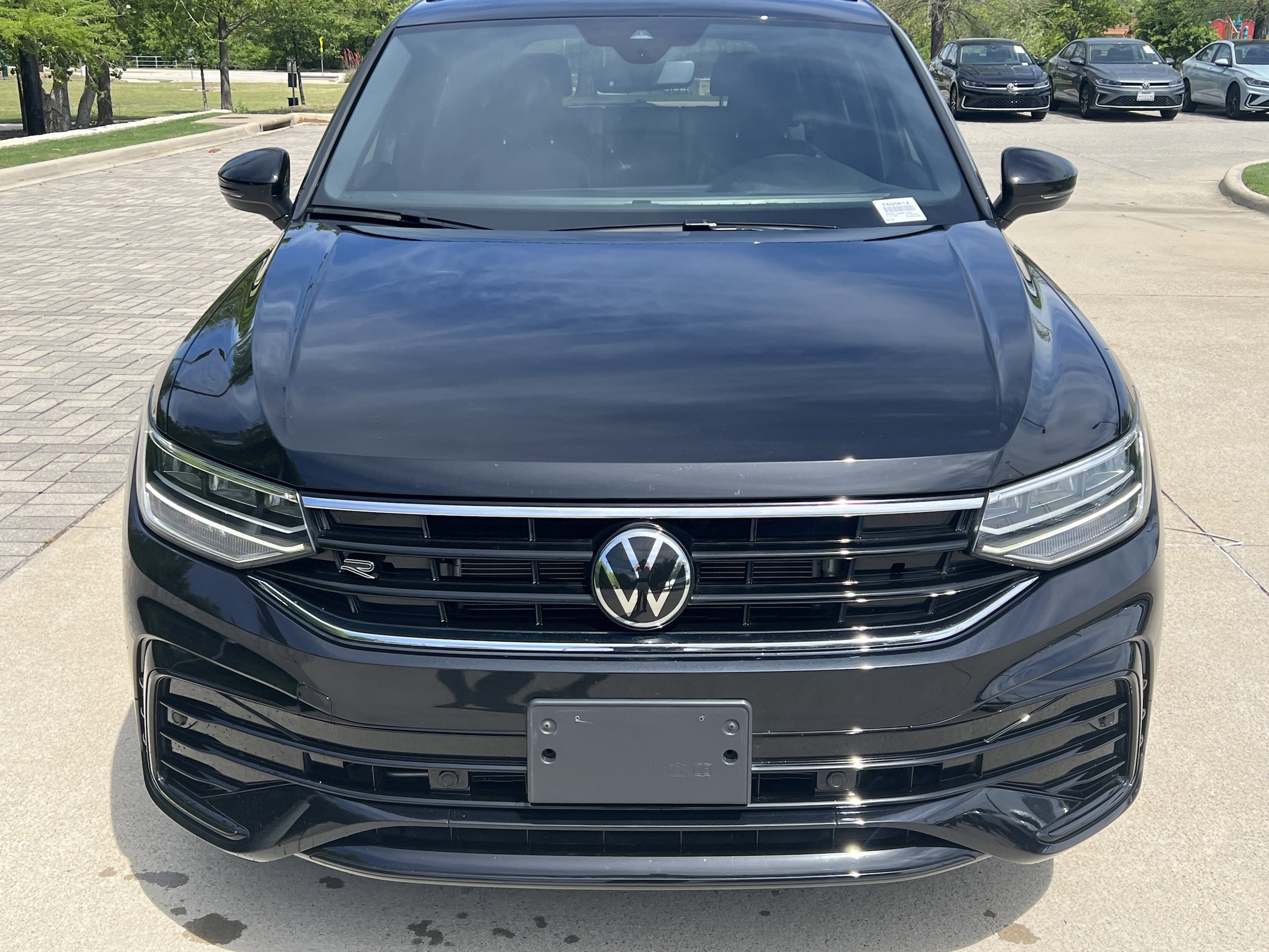 2024 Volkswagen Tiguan SE R-Line Black photo 2