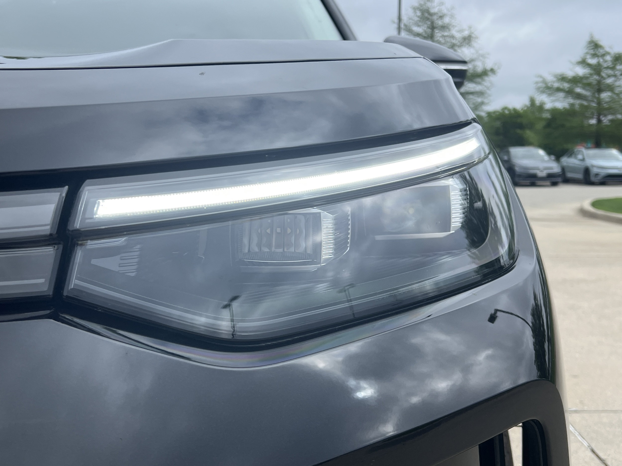 2025 Volkswagen Tiguan SE photo 5