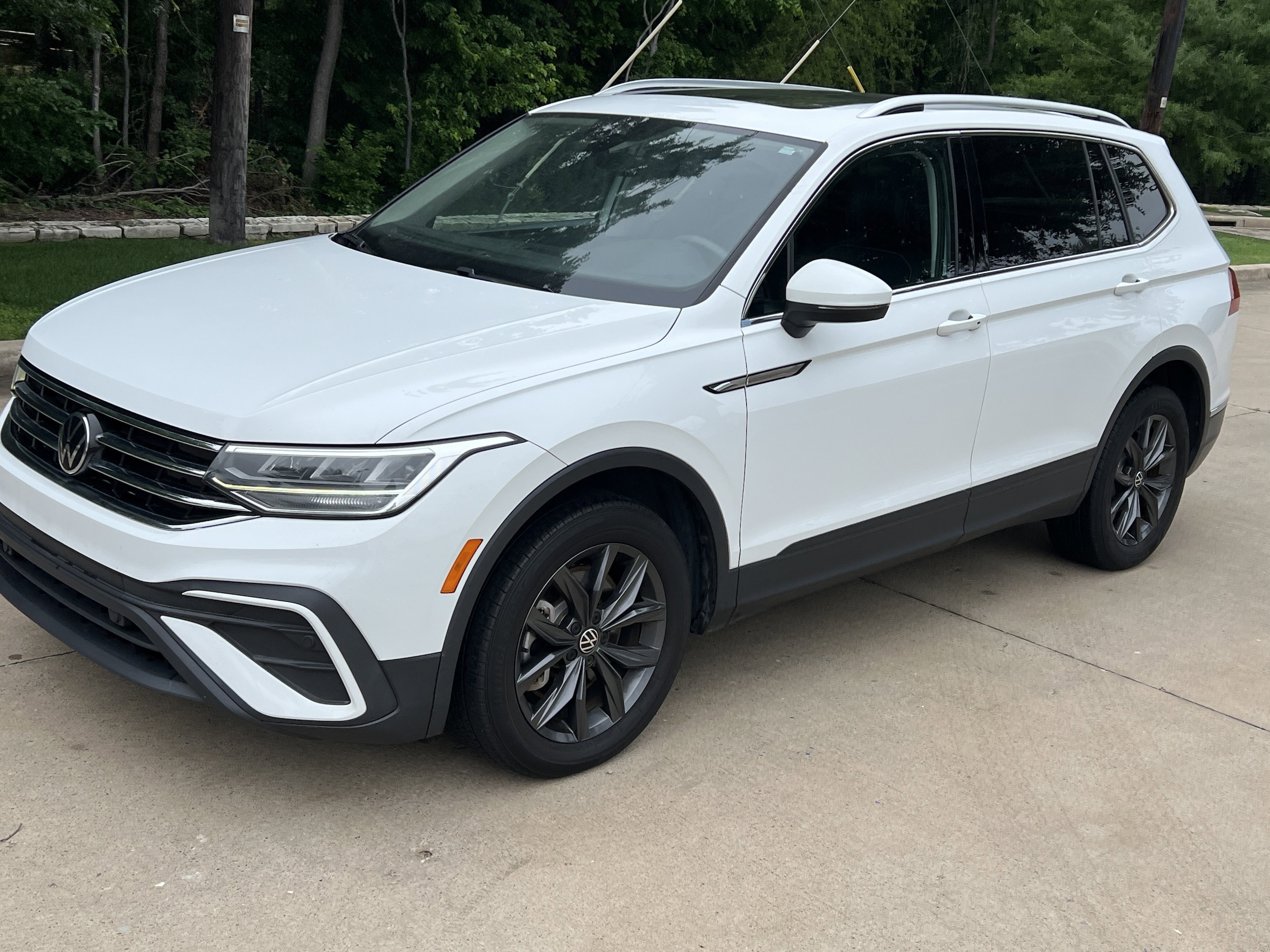 2022 Volkswagen Tiguan SE photo 4