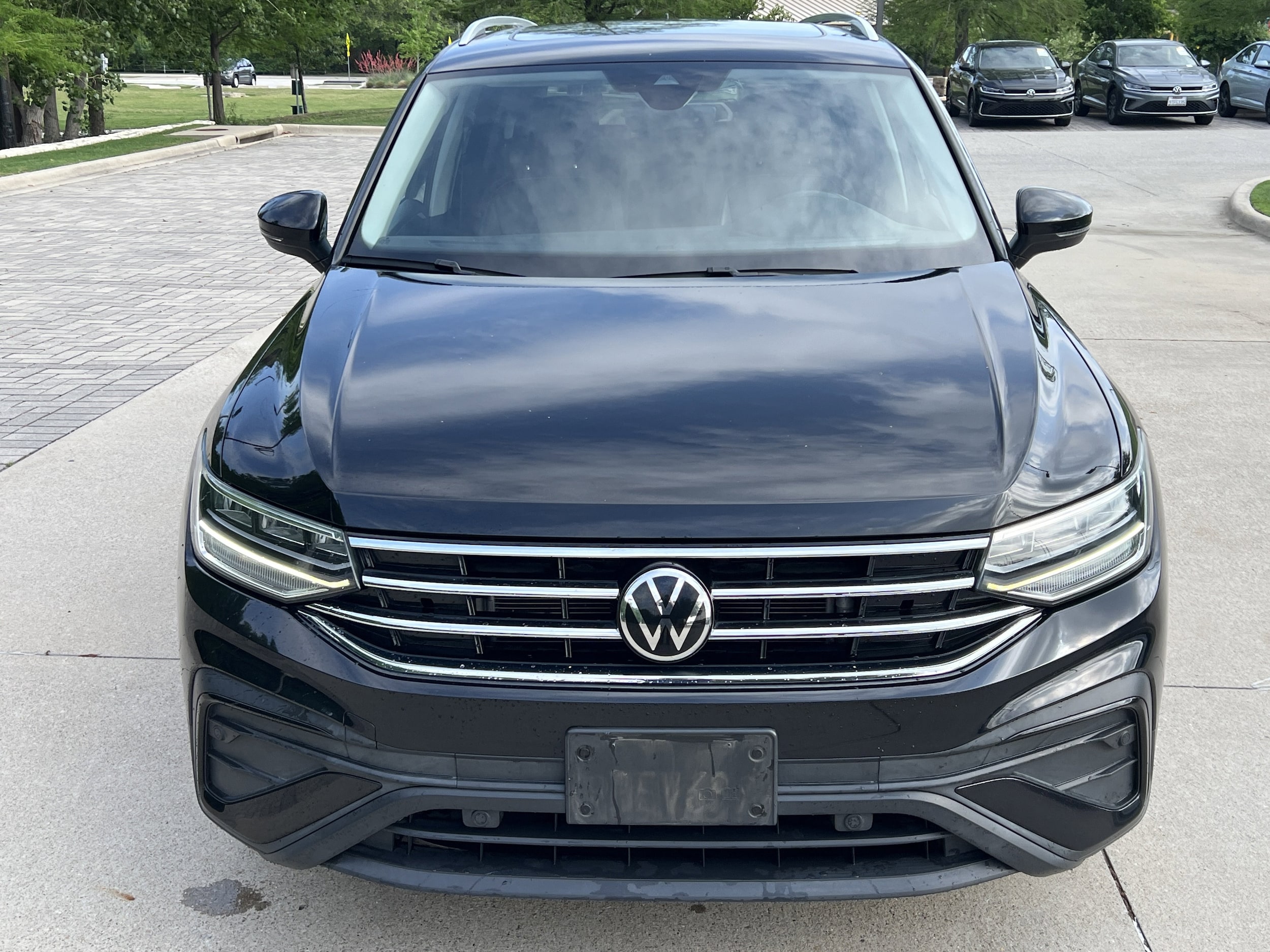 2022 Volkswagen Tiguan SE photo 2