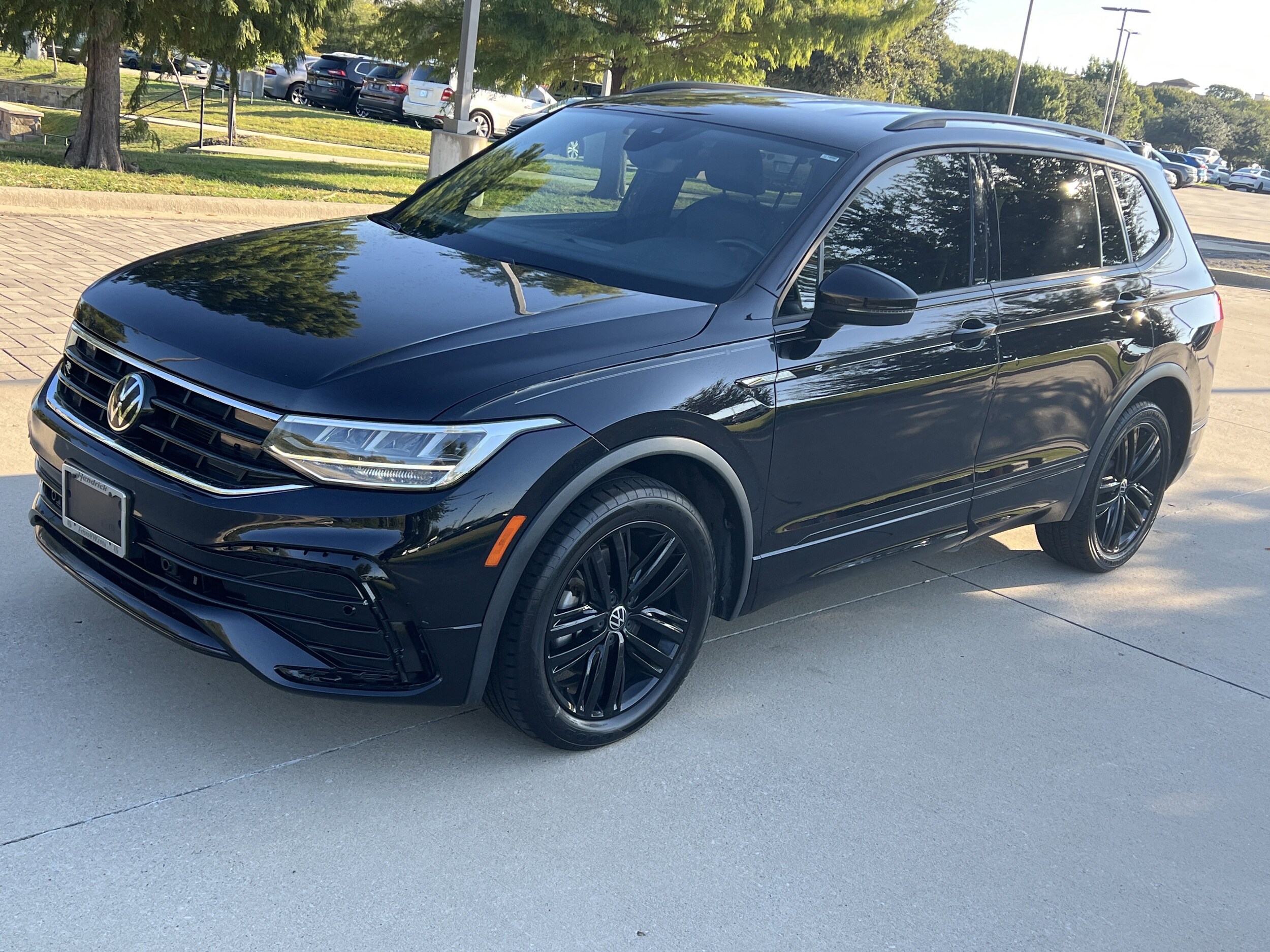 2022 Volkswagen Tiguan SE R-Line Black photo 3