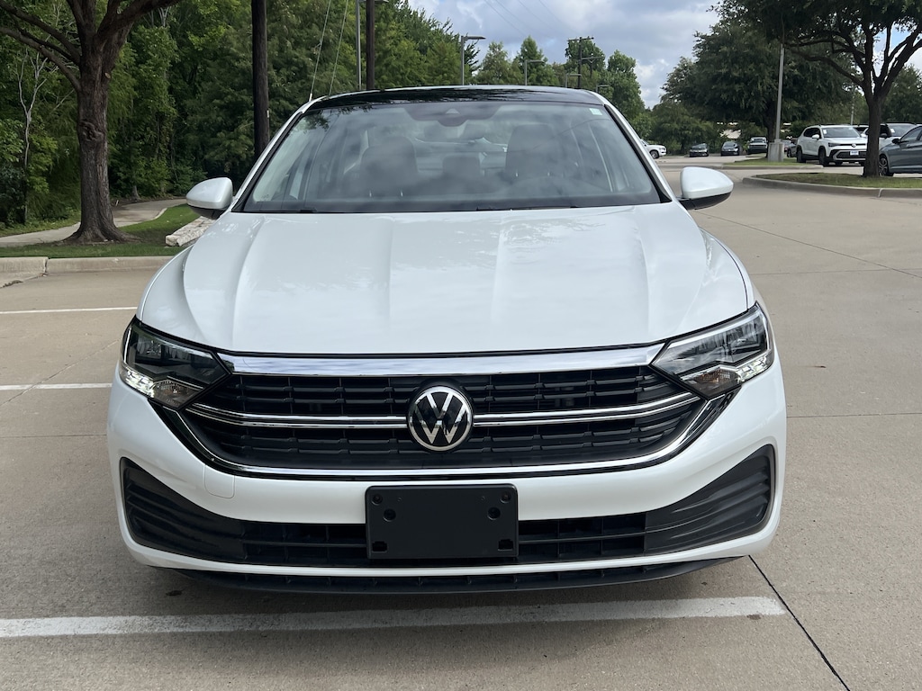 Used 2023 Volkswagen Jetta SE Sedan