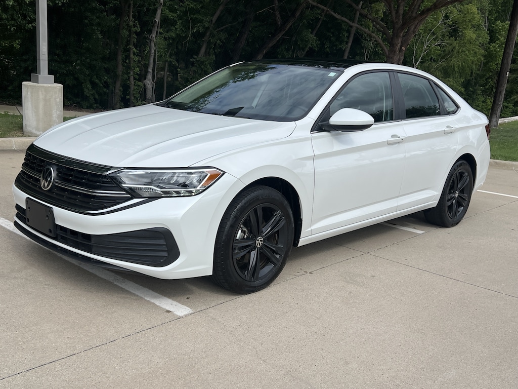 Used 2023 Volkswagen Jetta SE Sedan