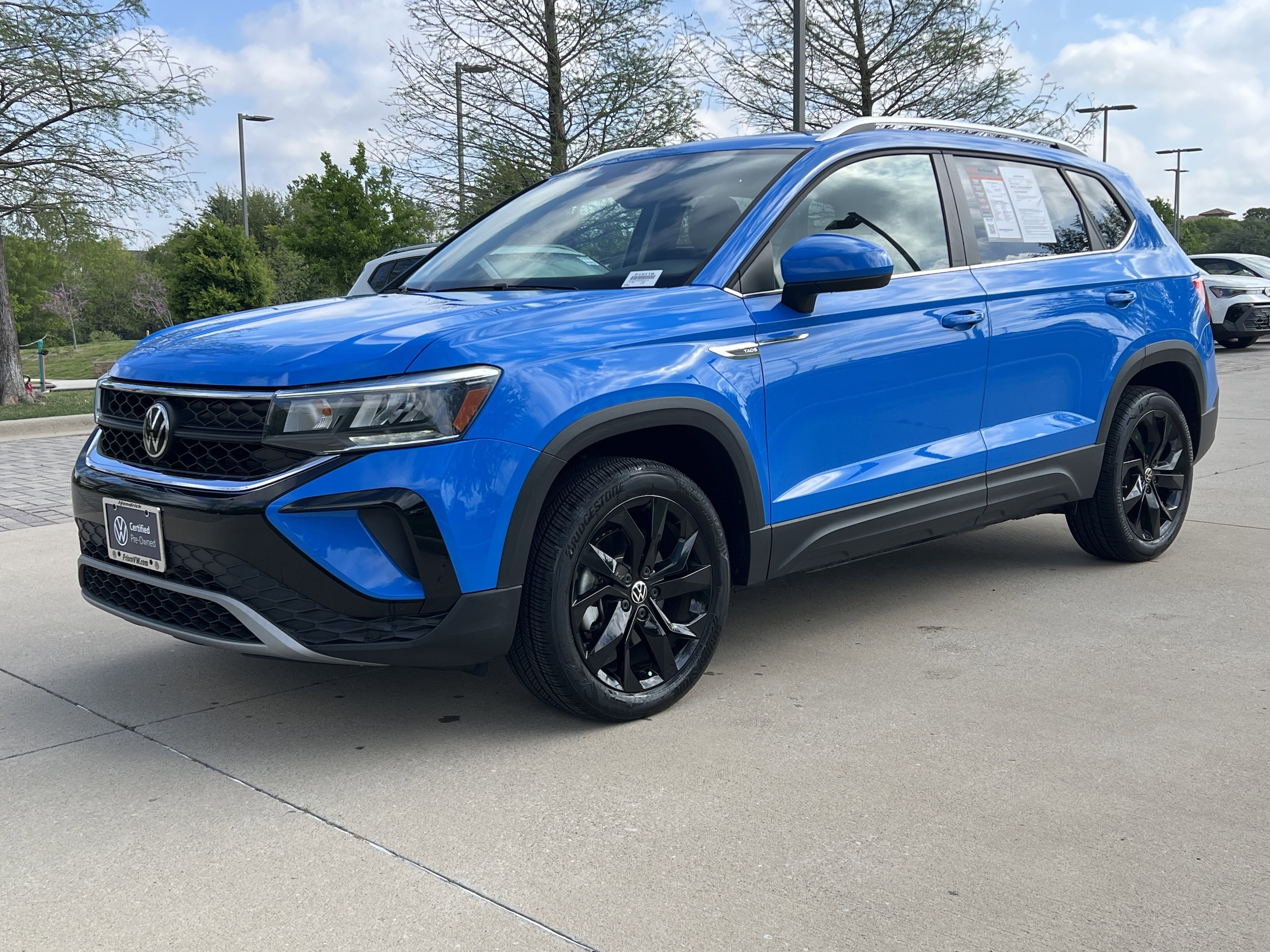 2023 Volkswagen Taos SE photo 4